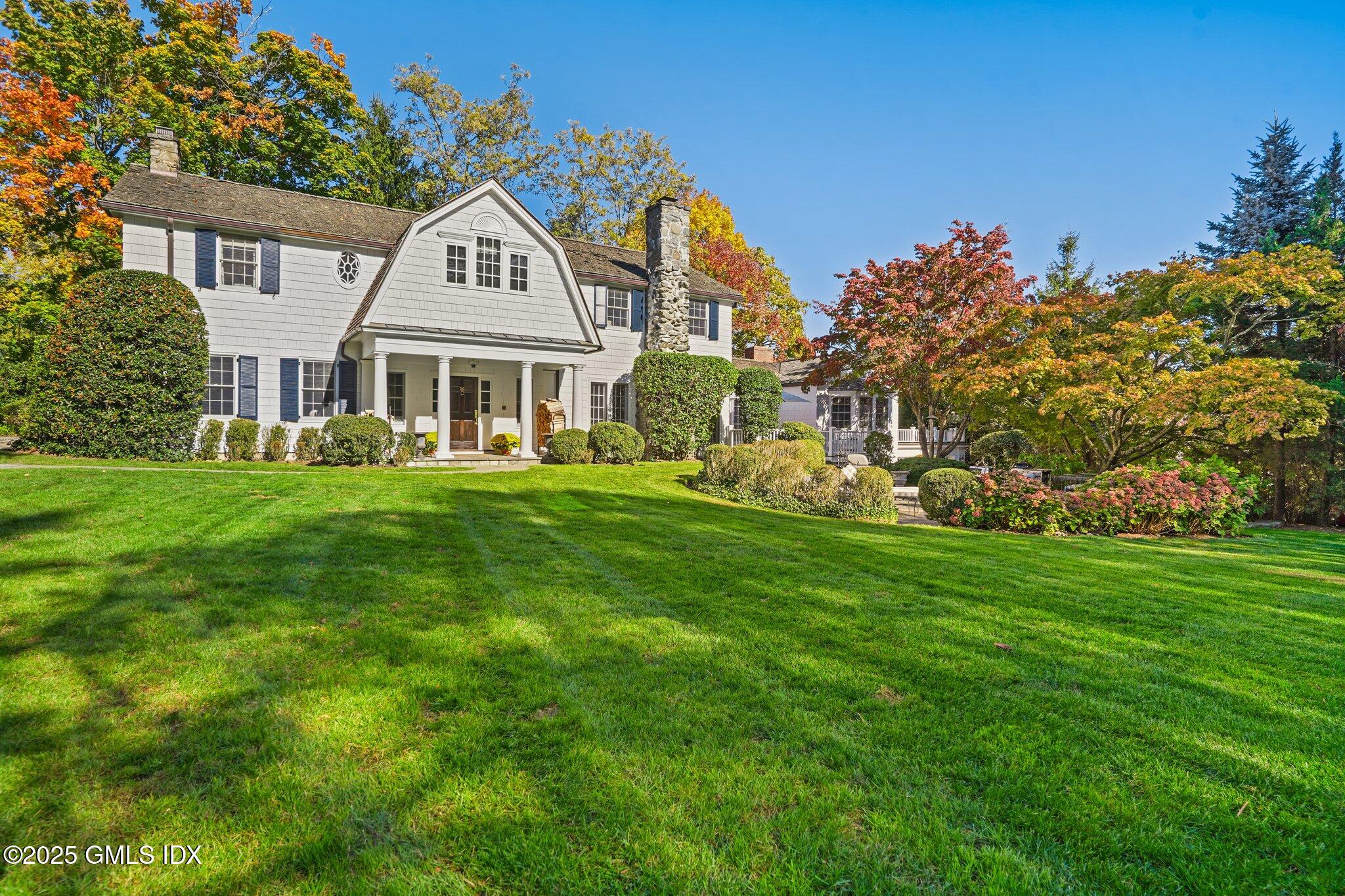 459 Field Point Road, Greenwich, Connecticut - 5 Bedrooms  
5 Bathrooms - 