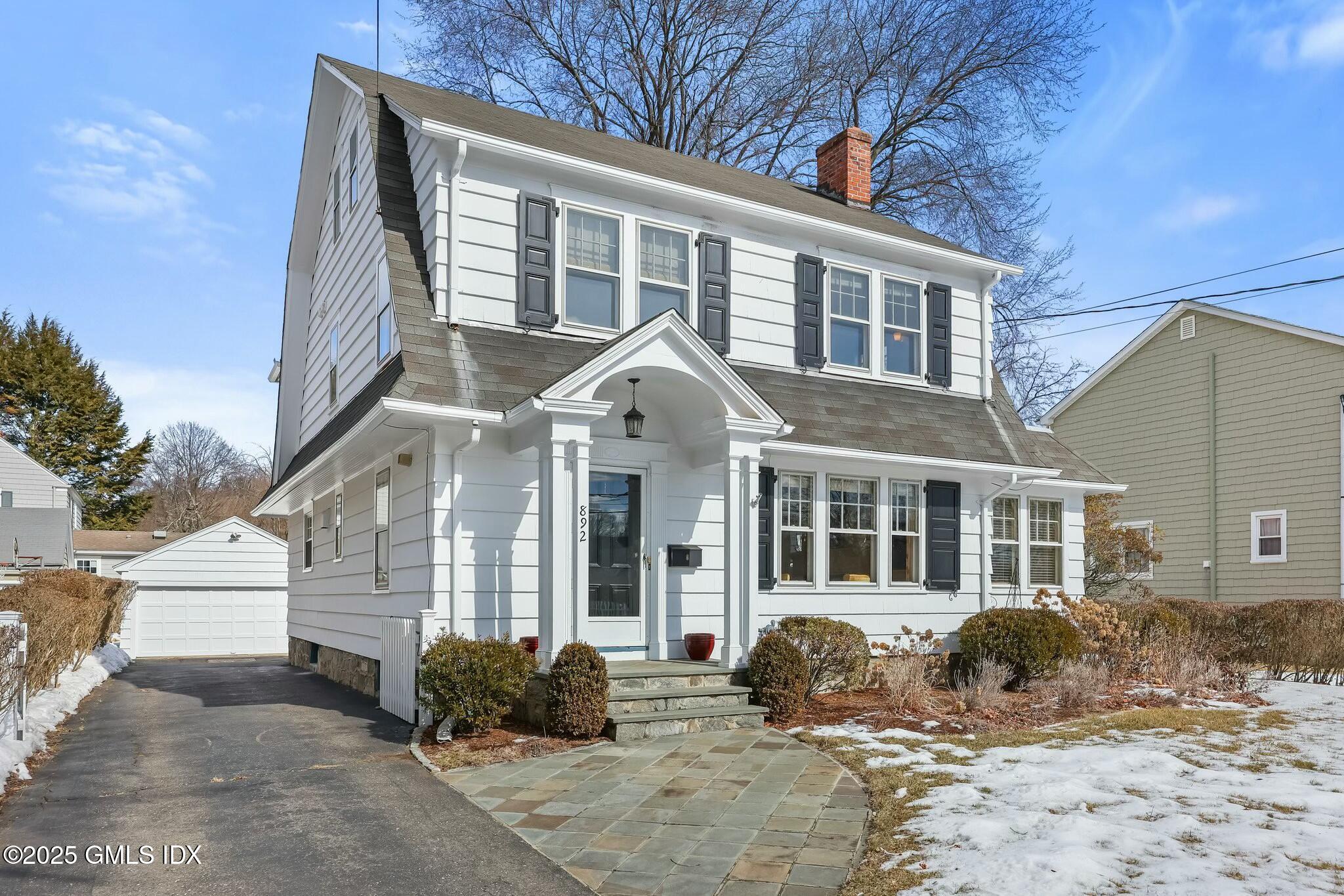 892 Stratfield Road, Fairfield, Connecticut - 5 Bedrooms  
3 Bathrooms - 