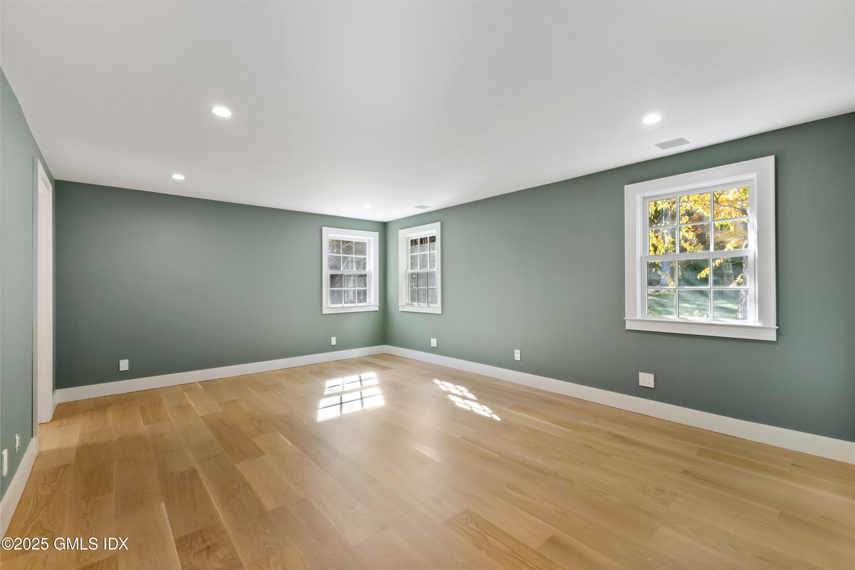 Greenwich, Connecticut 06831, United States, 6 Bedrooms Bedrooms, ,5 BathroomsBathrooms,Residential,Active,236483