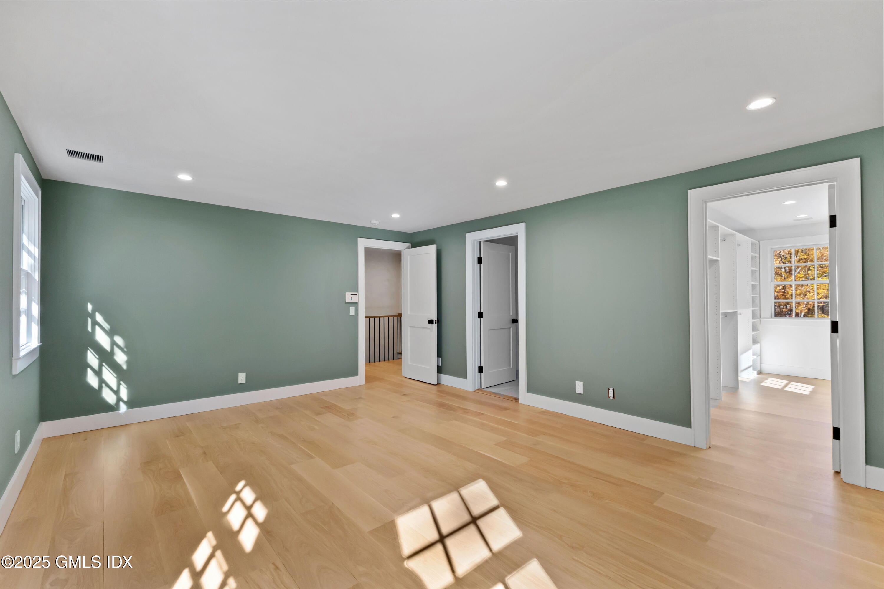 Greenwich, Connecticut 06831, United States, 6 Bedrooms Bedrooms, ,5 BathroomsBathrooms,Residential,Active,236483