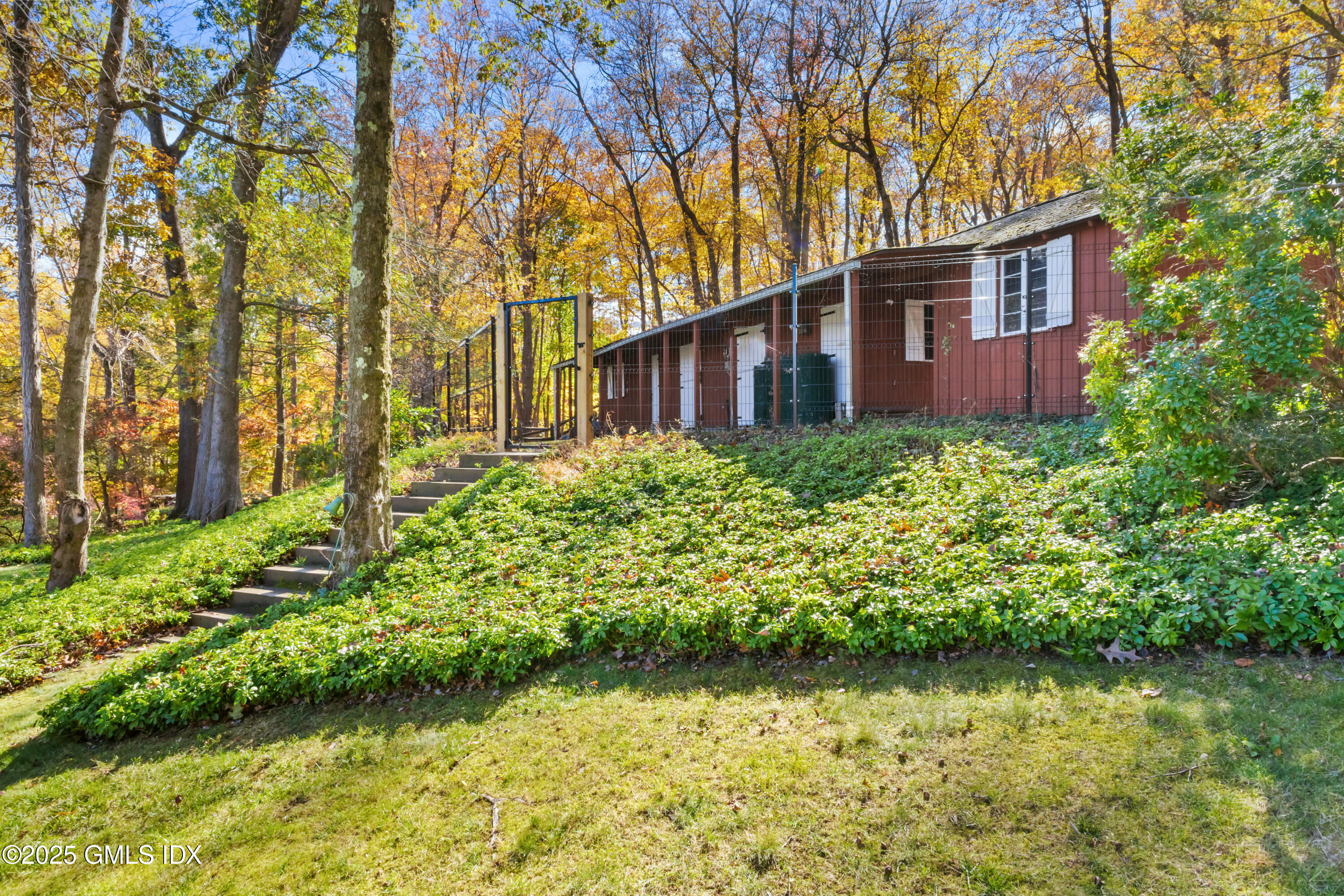 Greenwich, Connecticut 06831, United States, 6 Bedrooms Bedrooms, ,5 BathroomsBathrooms,Residential,Active,236483