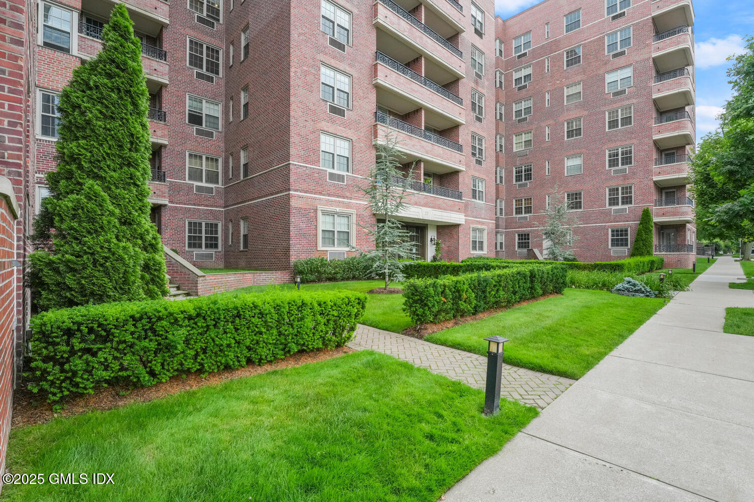 20 Church Street, Greenwich, Connecticut - 3 Bedrooms  
2 Bathrooms - 