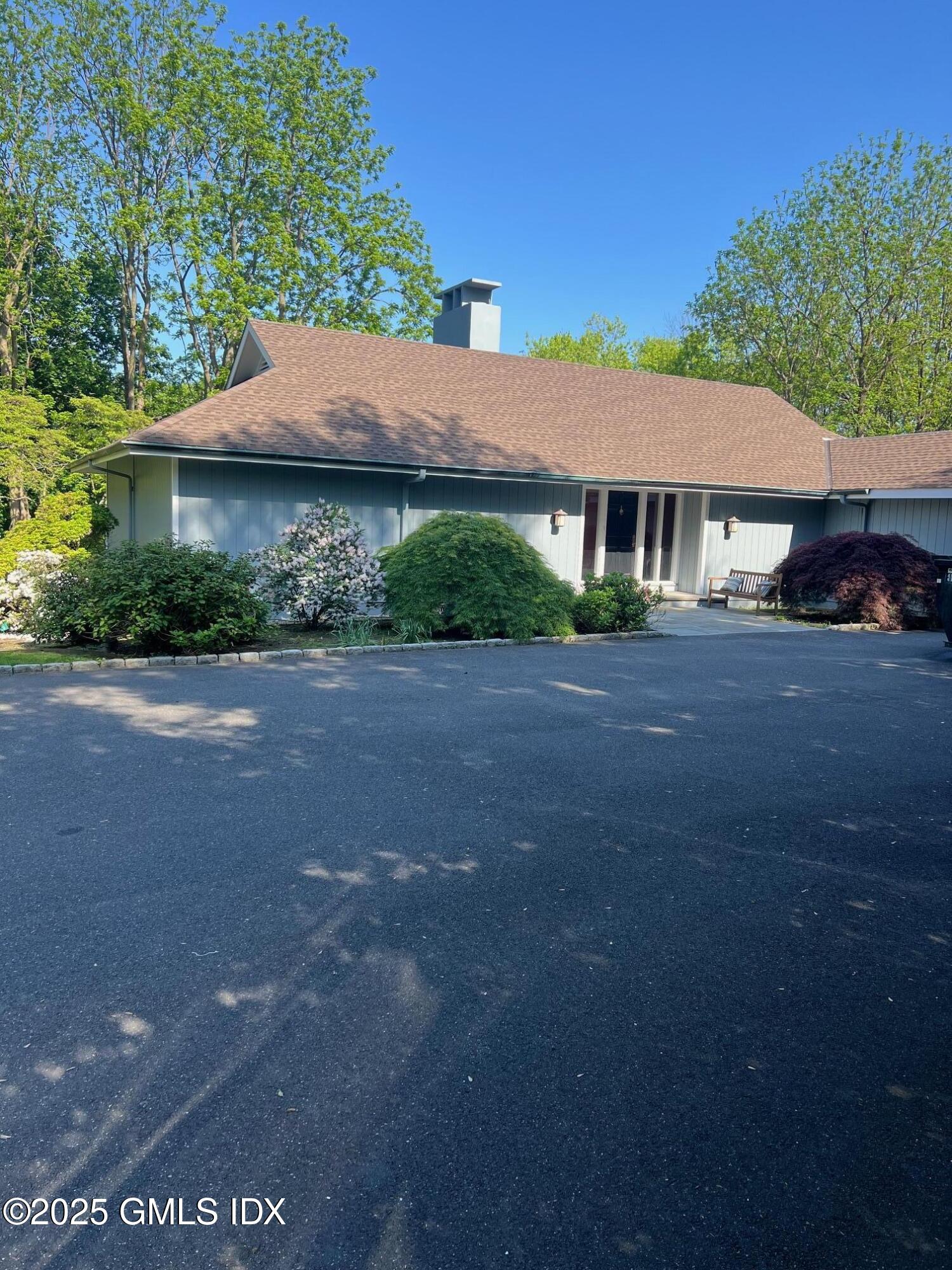 55 Tomac Avenue, Old Greenwich, Connecticut - 4 Bedrooms  
3 Bathrooms - 