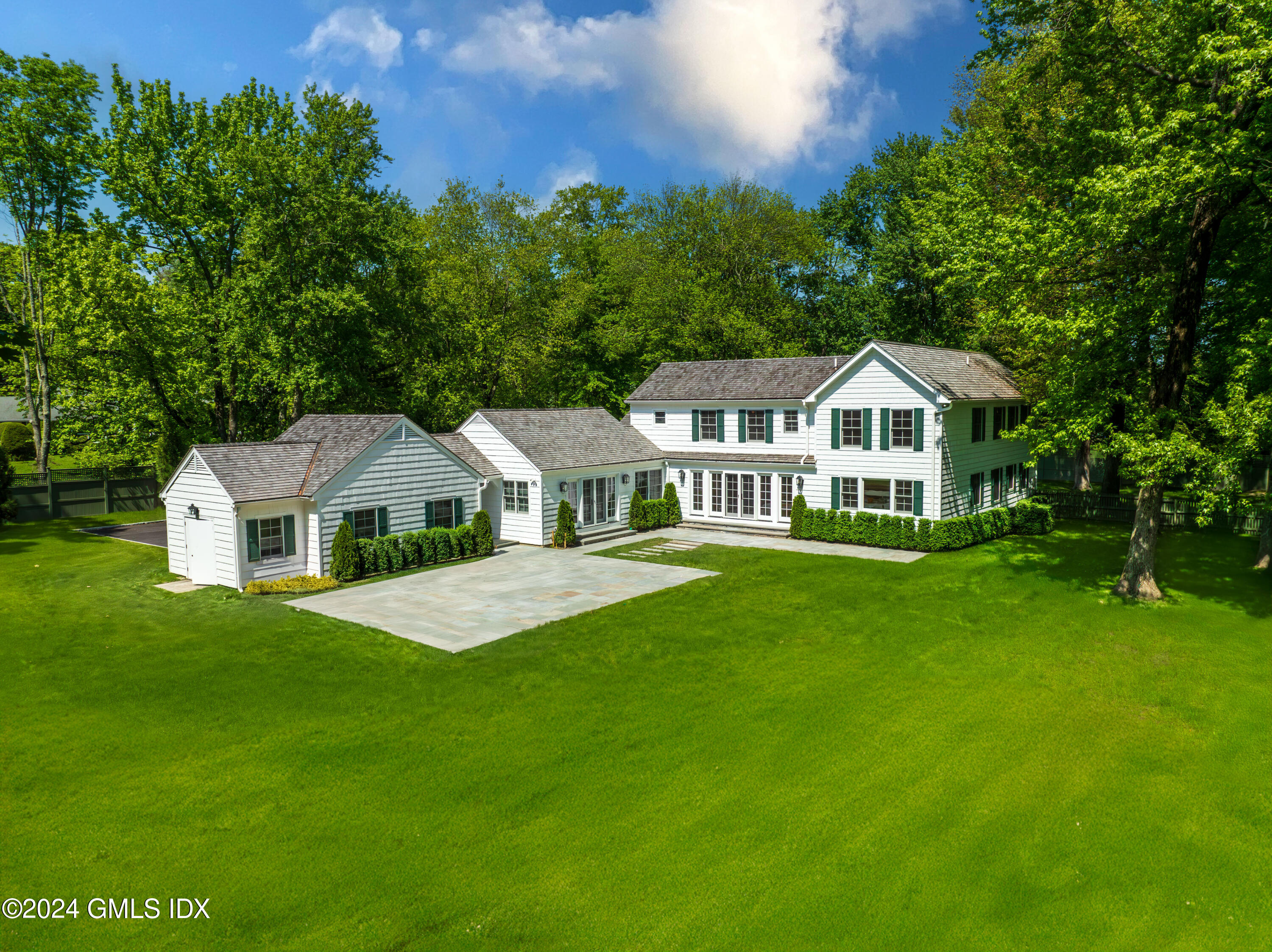 Property for Sale at 472 N Maple Avenue, Greenwich, Connecticut - Bedrooms: 3 
Bathrooms: 3.5  - $4,495,000