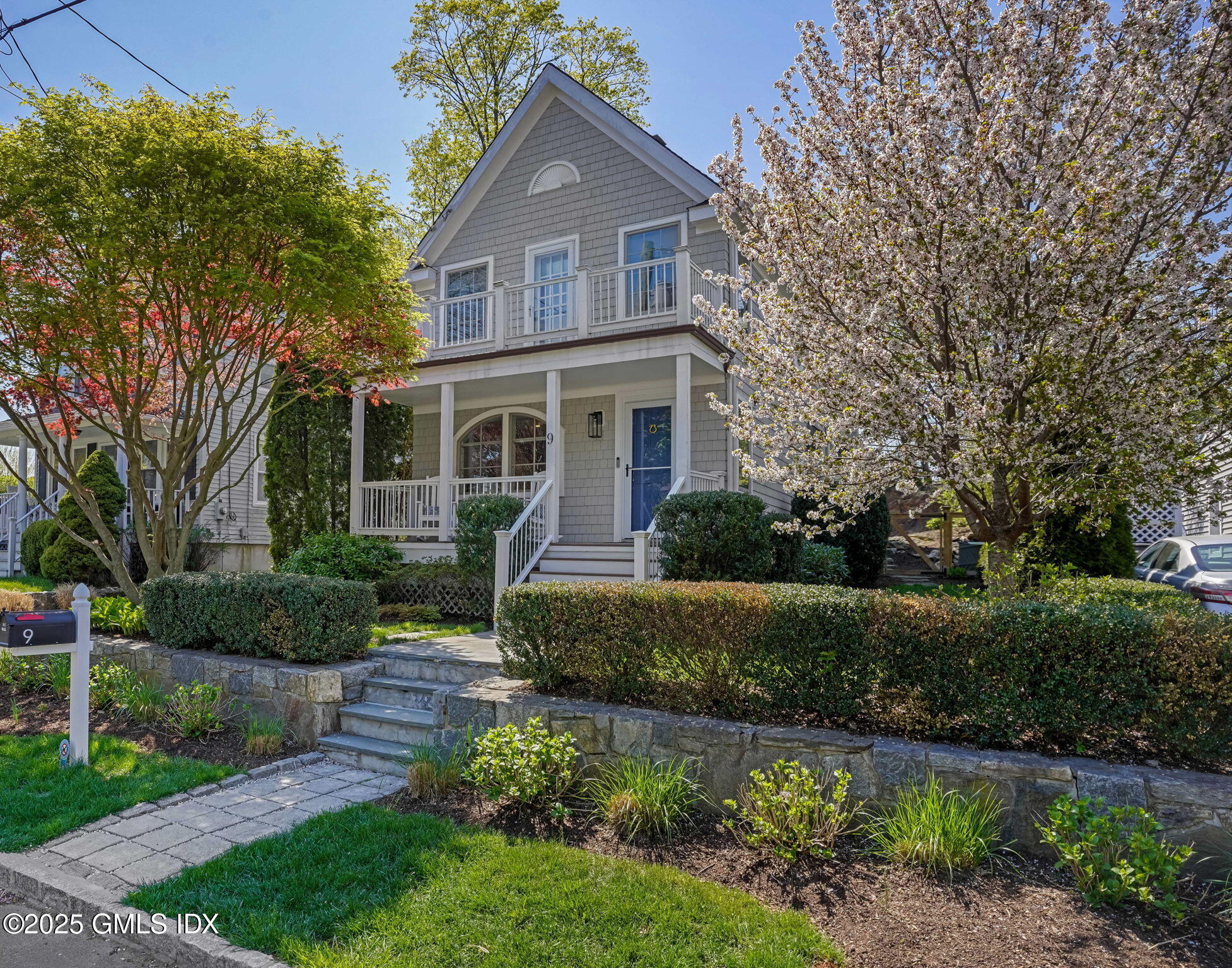 9 Fairfield Avenue, Old Greenwich, Connecticut - 3 Bedrooms  
3 Bathrooms - 