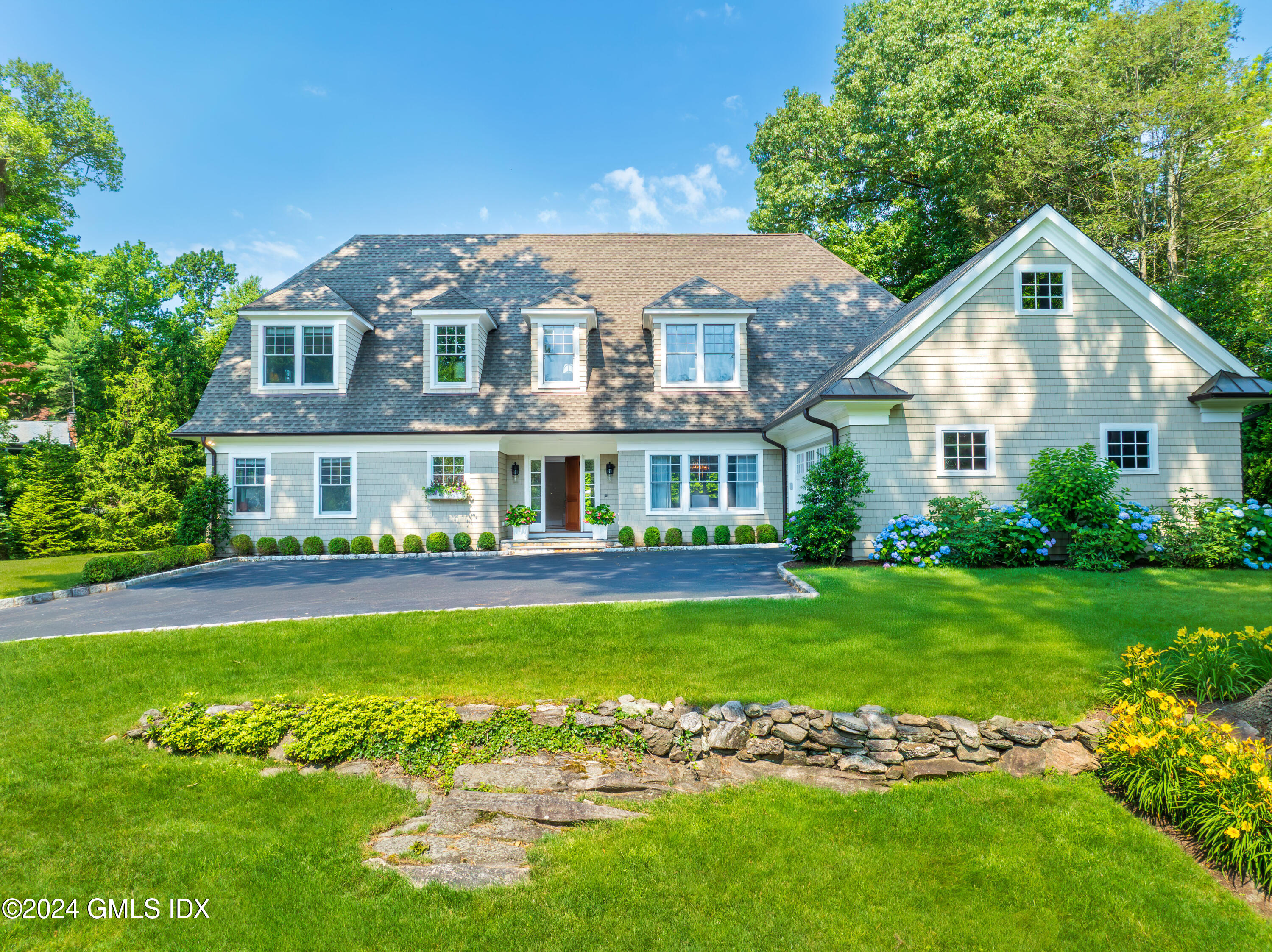 Photo 1 of 114 Overlook Drive, Greenwich, Connecticut, $3,850,000, Web #: 120827