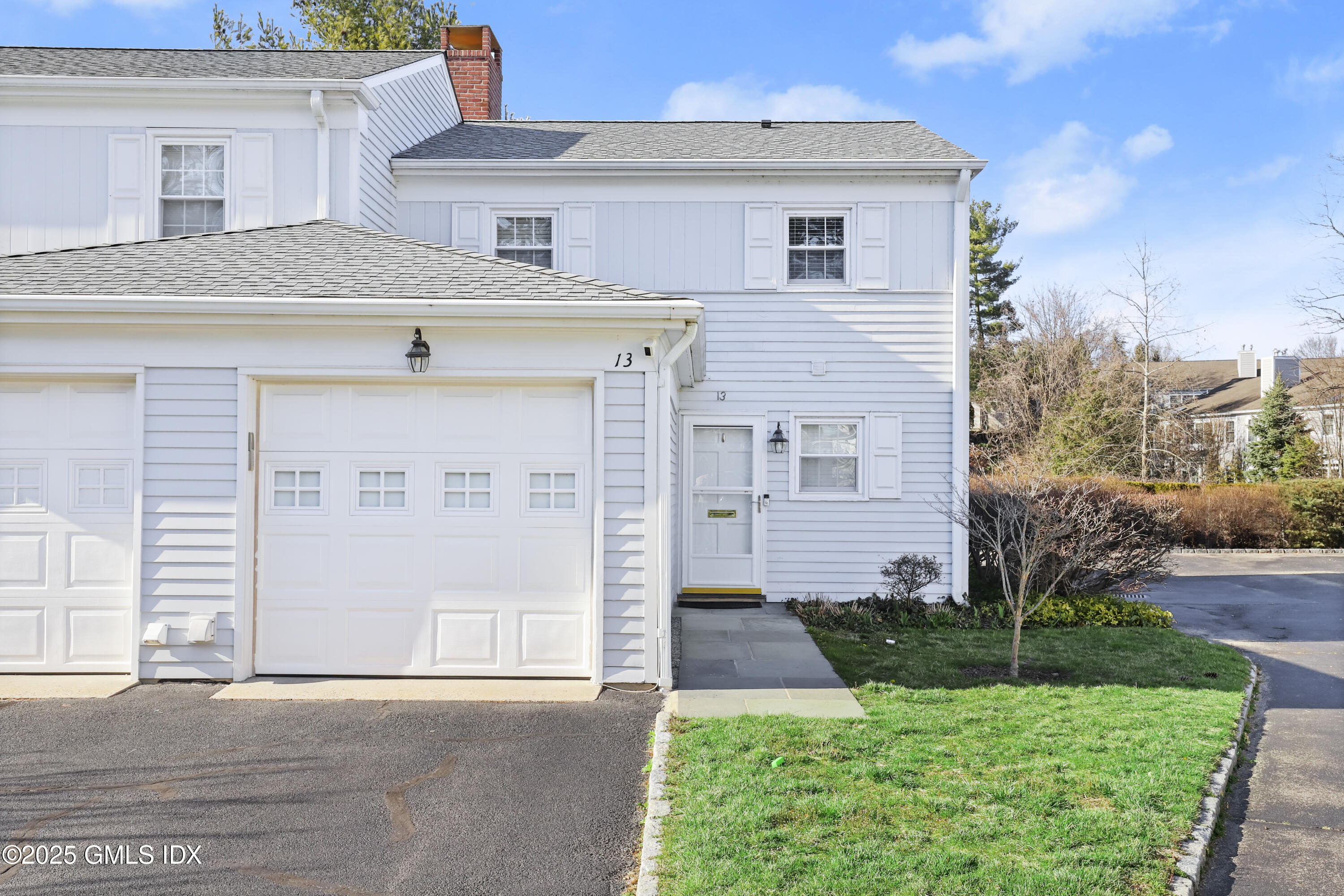 Property for Sale at 19 Le Grande Avenue, Greenwich, Connecticut - Bedrooms: 2 
Bathrooms: 2  - $875,000