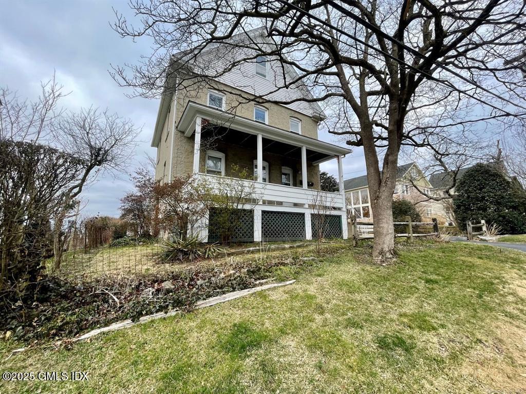 Rental Property at 14 Berrian Place, Greenwich, Connecticut - Bedrooms: 1 
Bathrooms: 1  - $2,250 MO.