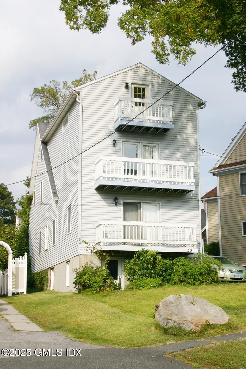 Rental Property at 30 Woodland Drive, Greenwich, Connecticut - Bedrooms: 2 
Bathrooms: 2  - $3,300 MO.