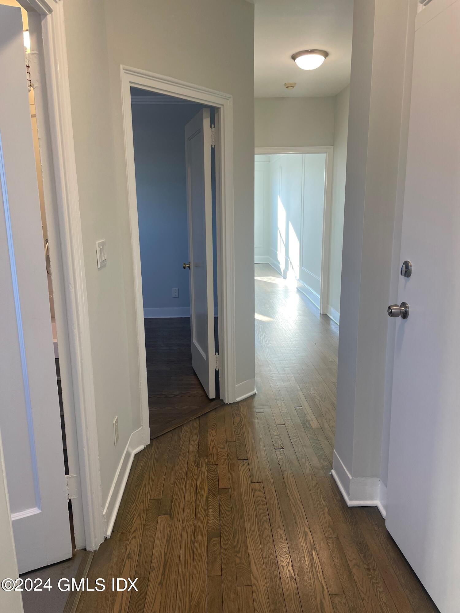 Greenwich, Connecticut 06830, United States, 2 Bedrooms Bedrooms, ,1 BathroomBathrooms,Residential,Active,130517