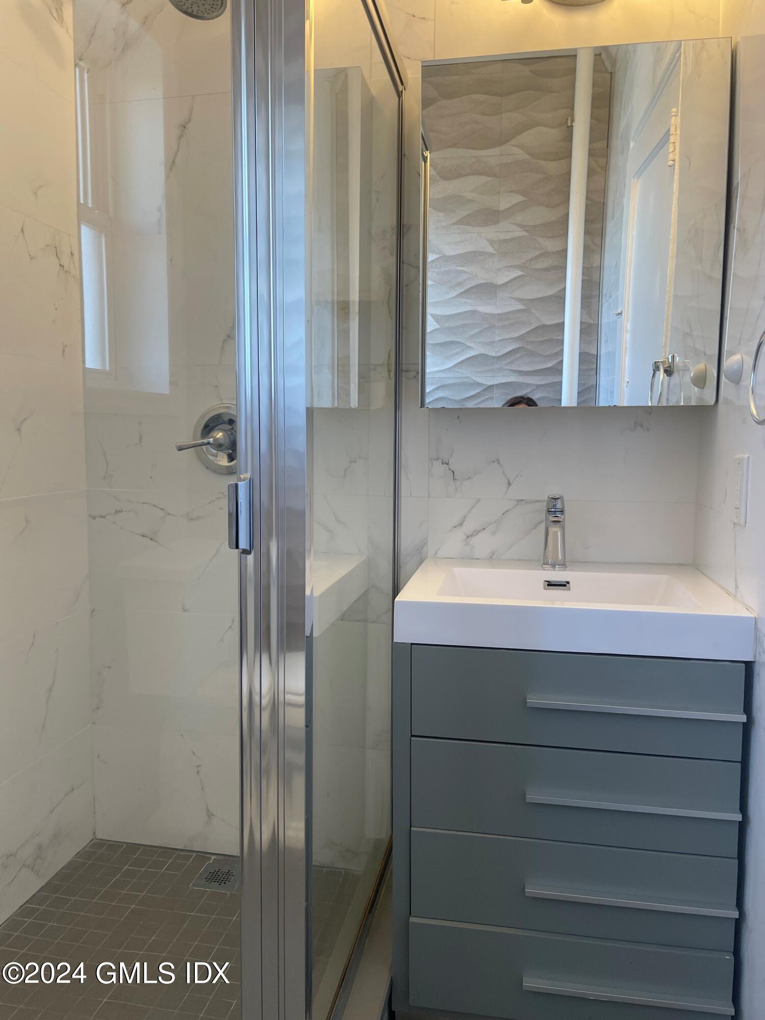 Greenwich, Connecticut 06830, United States, 2 Bedrooms Bedrooms, ,1 BathroomBathrooms,Residential,Active,130517