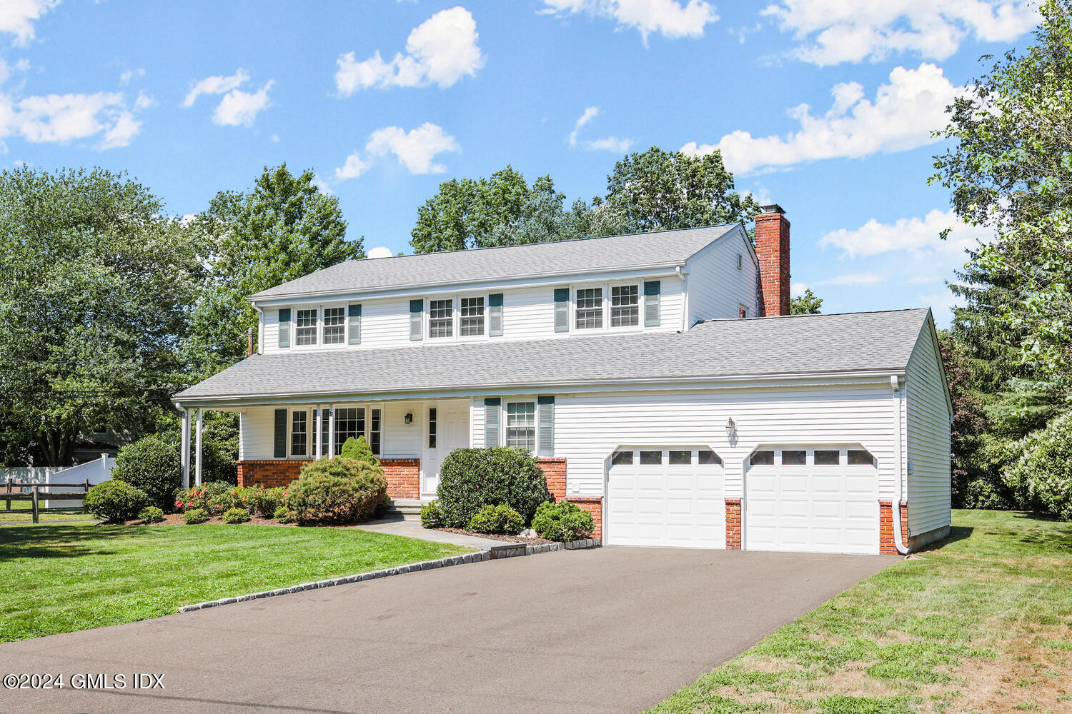 Rental Property at 32 Rainbow Drive, Riverside, Connecticut - Bedrooms: 4 
Bathrooms: 3  - $9,200 MO.