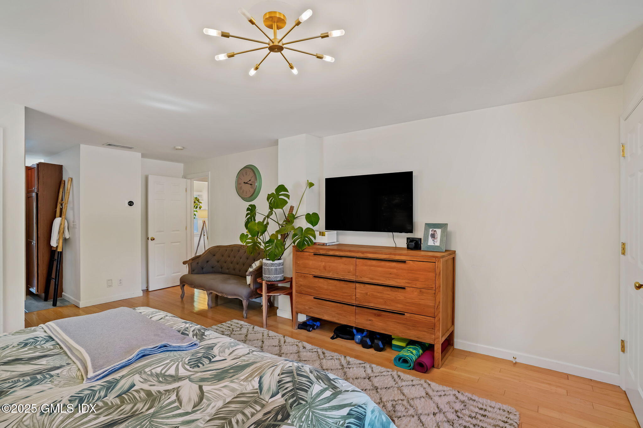 Old Greenwich, Connecticut 06870, United States, 4 Bedrooms Bedrooms, ,4 BathroomsBathrooms,Residential,Pending,206200