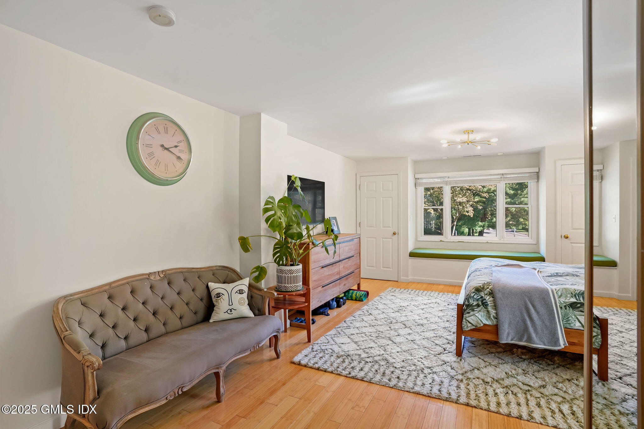 Old Greenwich, Connecticut 06870, United States, 4 Bedrooms Bedrooms, ,4 BathroomsBathrooms,Residential,Pending,206200