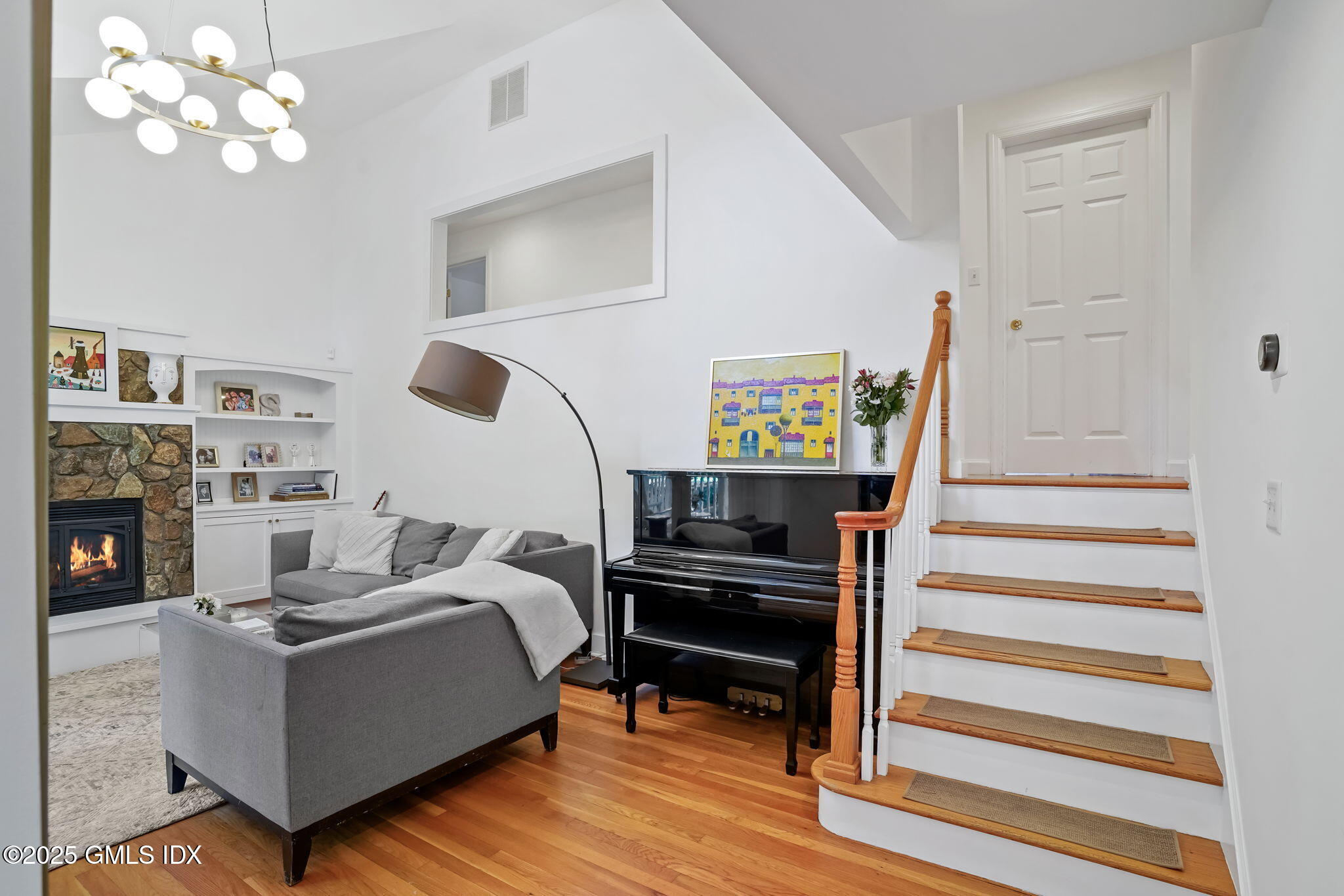 Old Greenwich, Connecticut 06870, United States, 4 Bedrooms Bedrooms, ,4 BathroomsBathrooms,Residential,Pending,206200