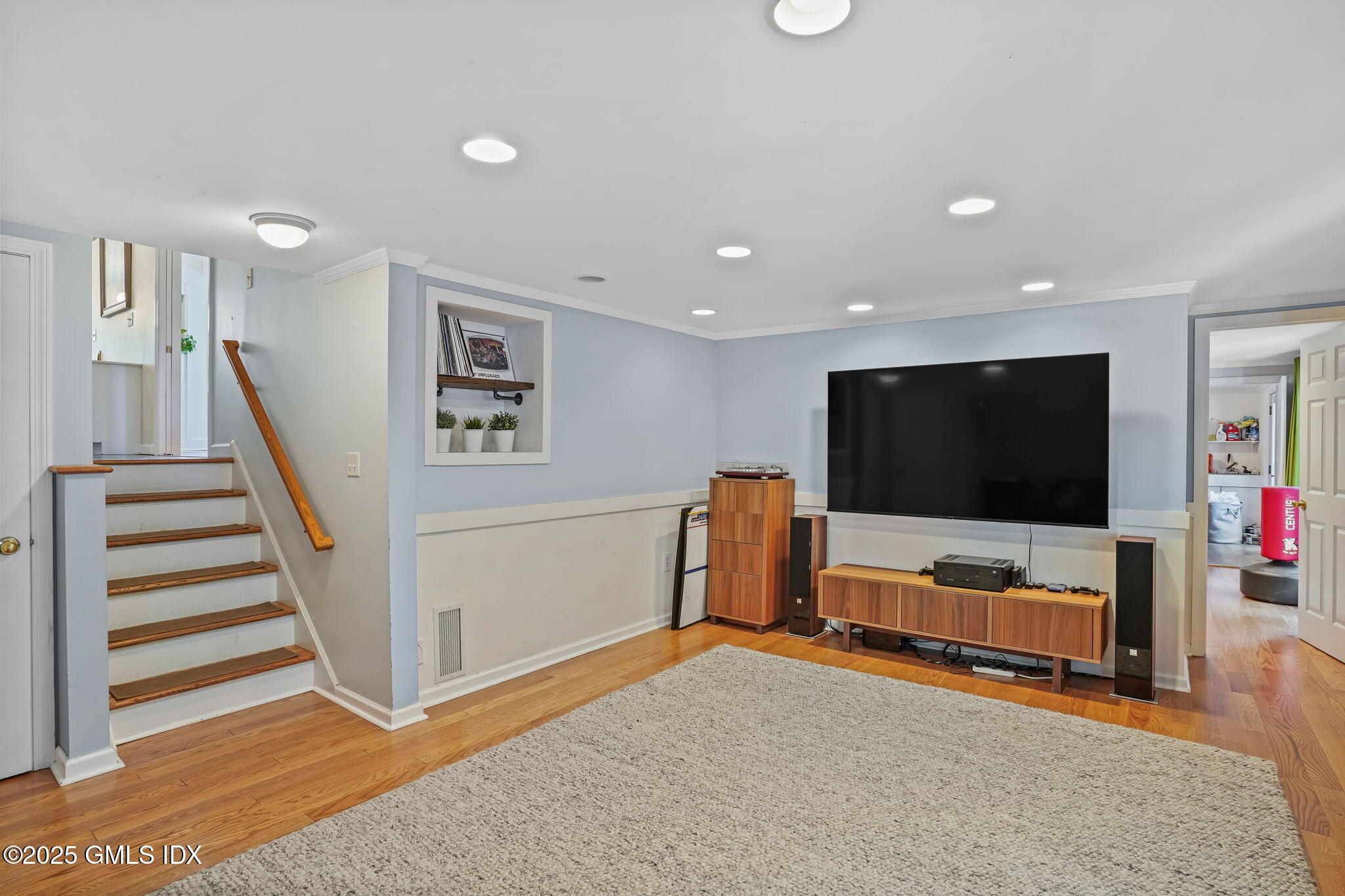 Old Greenwich, Connecticut 06870, United States, 4 Bedrooms Bedrooms, ,4 BathroomsBathrooms,Residential,Pending,206200