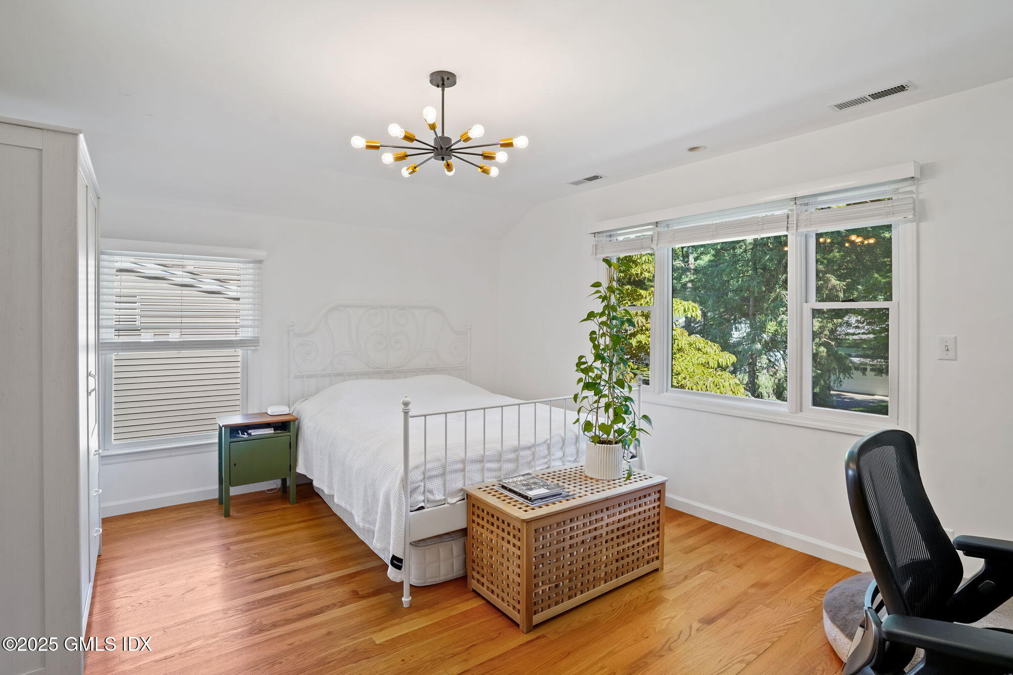 Old Greenwich, Connecticut 06870, United States, 4 Bedrooms Bedrooms, ,4 BathroomsBathrooms,Residential,Pending,206200