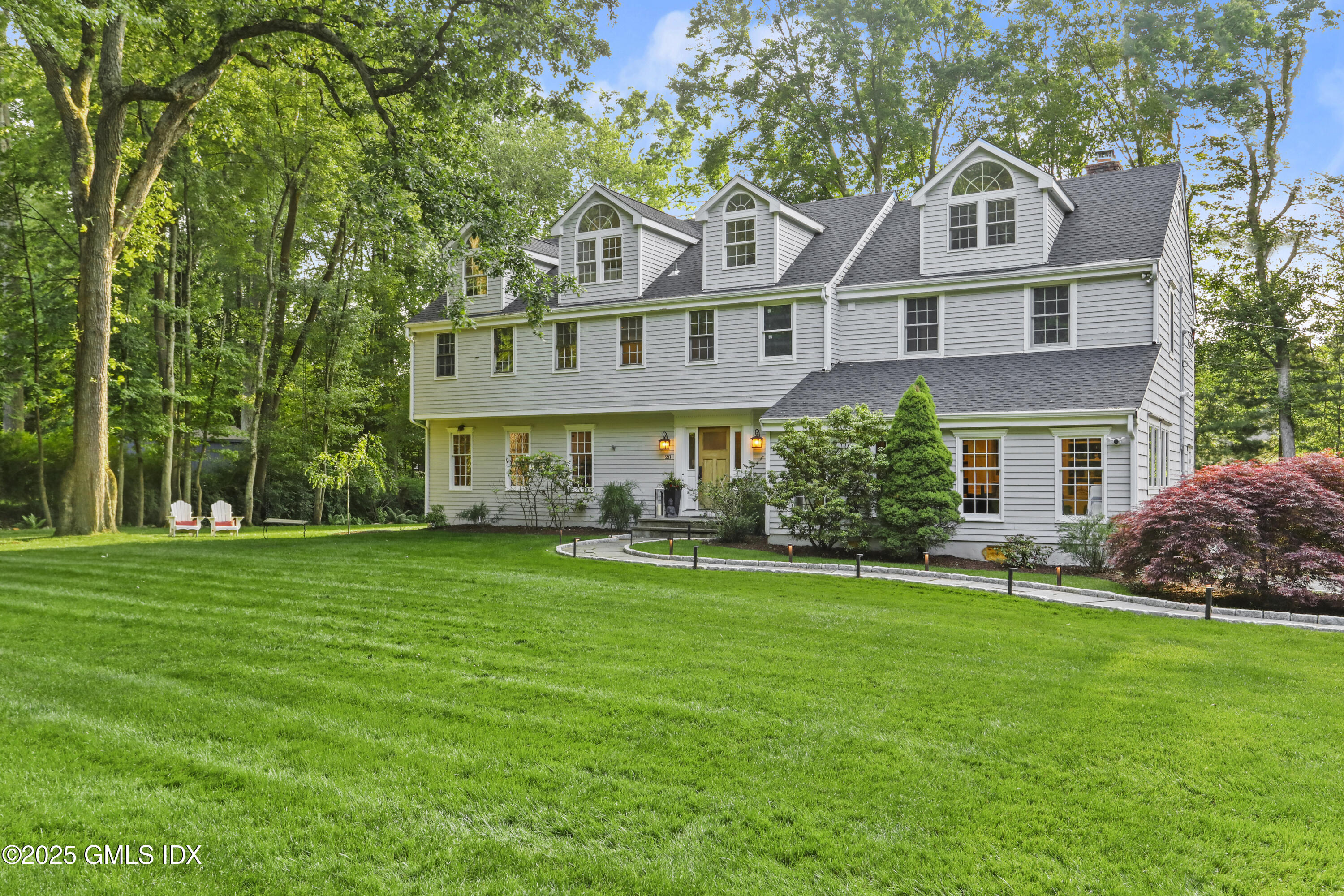 28 Carriage Drive, Stamford, Connecticut - 5 Bedrooms  
3.5 Bathrooms - 
