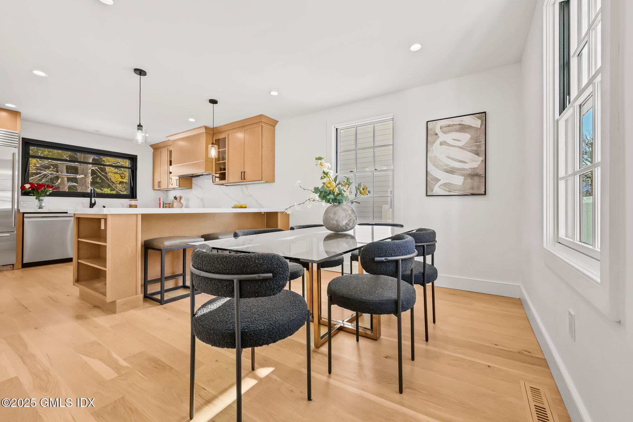 Old Greenwich, Connecticut 06870, United States, 4 Bedrooms Bedrooms, ,4 BathroomsBathrooms,Residential,Active,256499