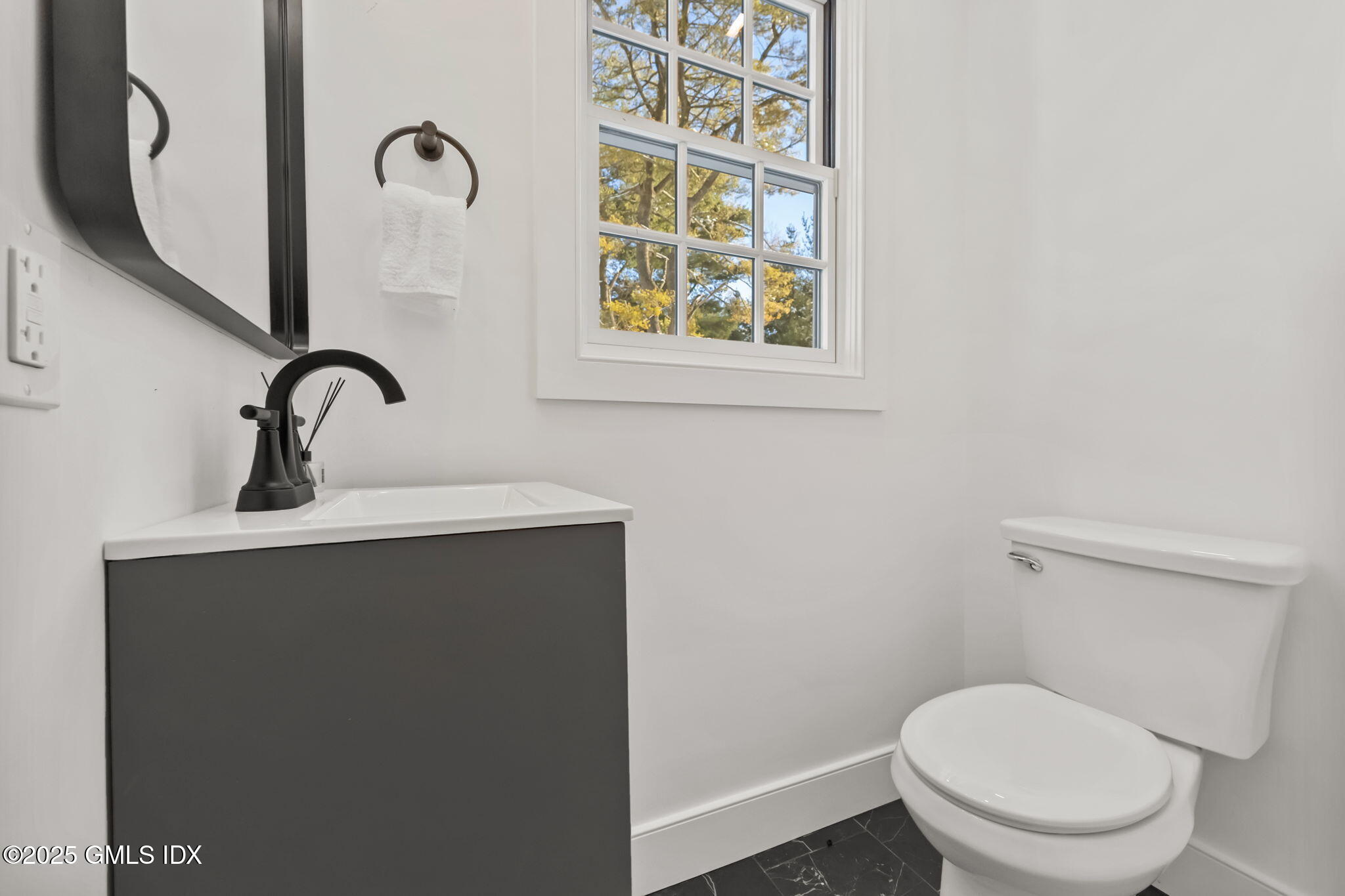 Old Greenwich, Connecticut 06870, United States, 4 Bedrooms Bedrooms, ,4 BathroomsBathrooms,Residential,Active,256499