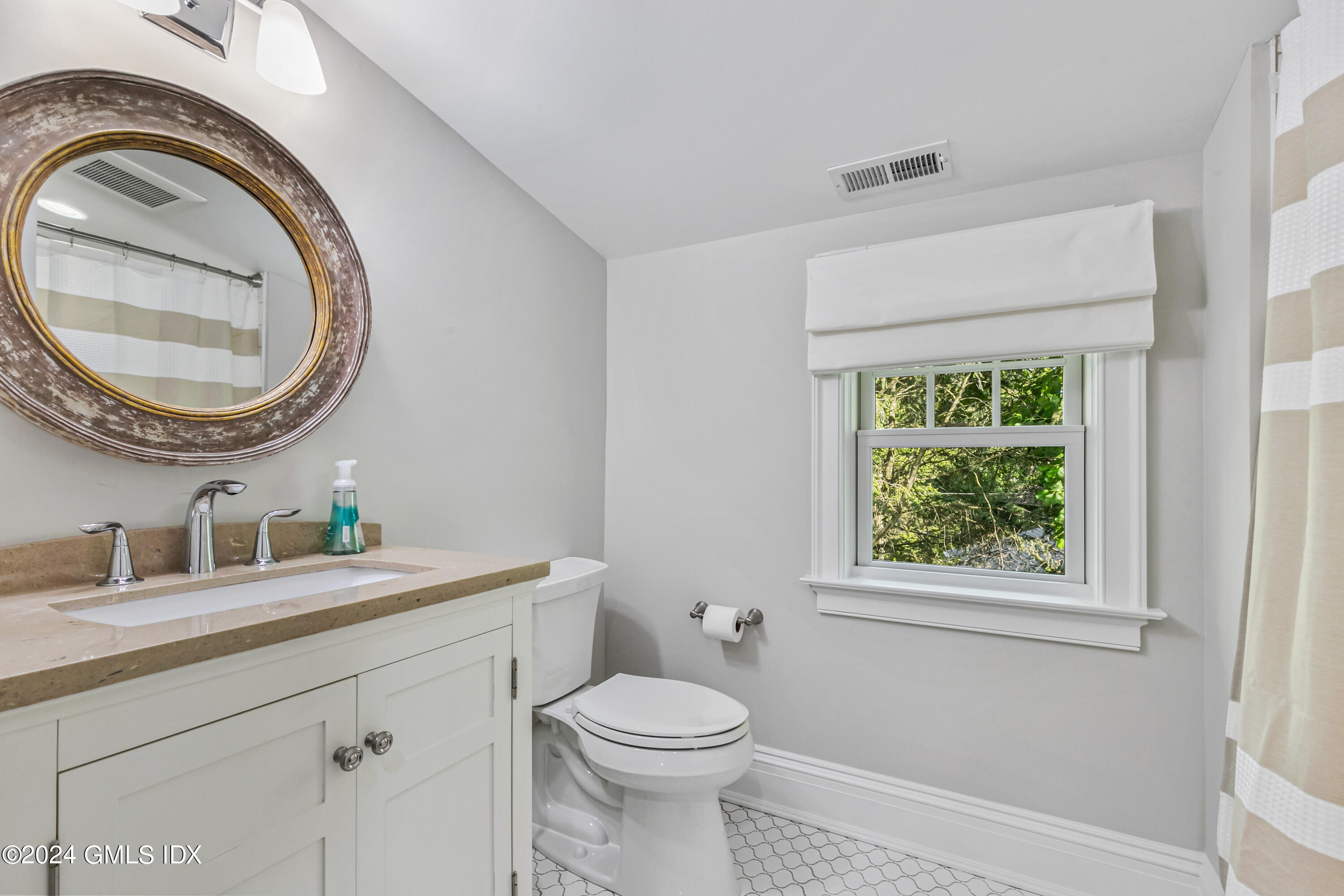 Cos Cob, Connecticut 06807, United States, 6 Bedrooms Bedrooms, ,7 BathroomsBathrooms,Residential,Pending,120282