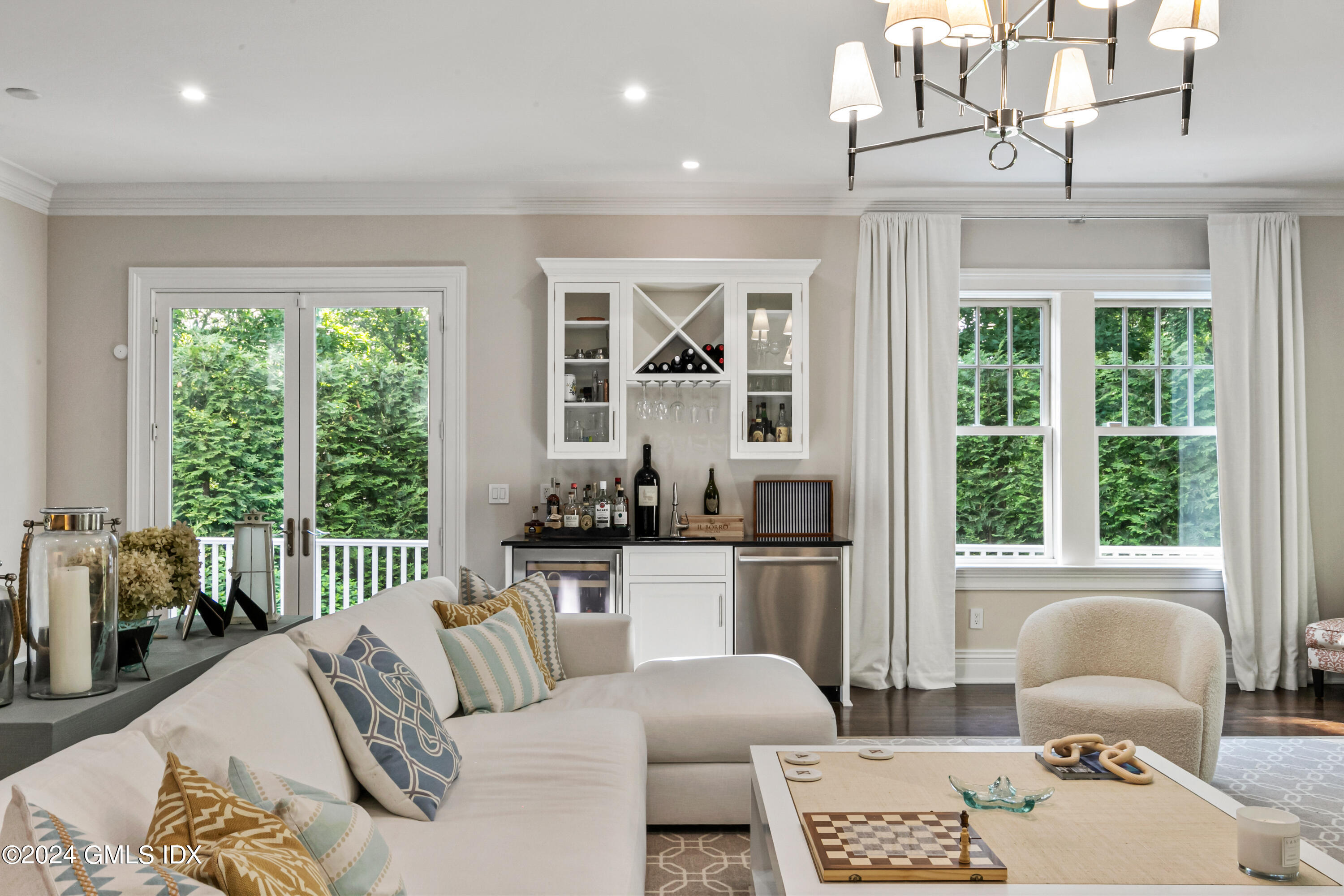 Cos Cob, Connecticut 06807, United States, 6 Bedrooms Bedrooms, ,7 BathroomsBathrooms,Residential,Pending,120282