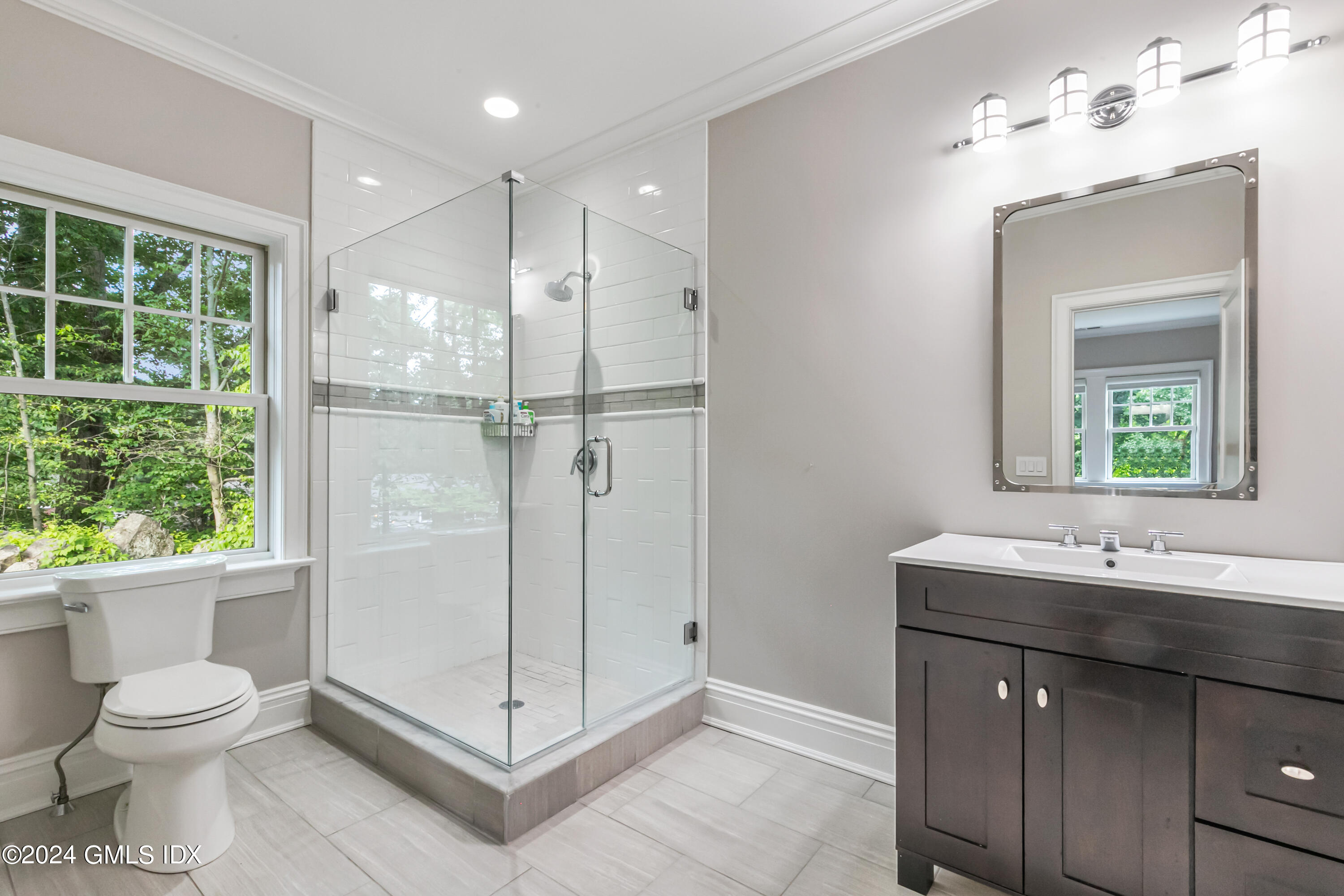 Cos Cob, Connecticut 06807, United States, 6 Bedrooms Bedrooms, ,7 BathroomsBathrooms,Residential,Pending,120282