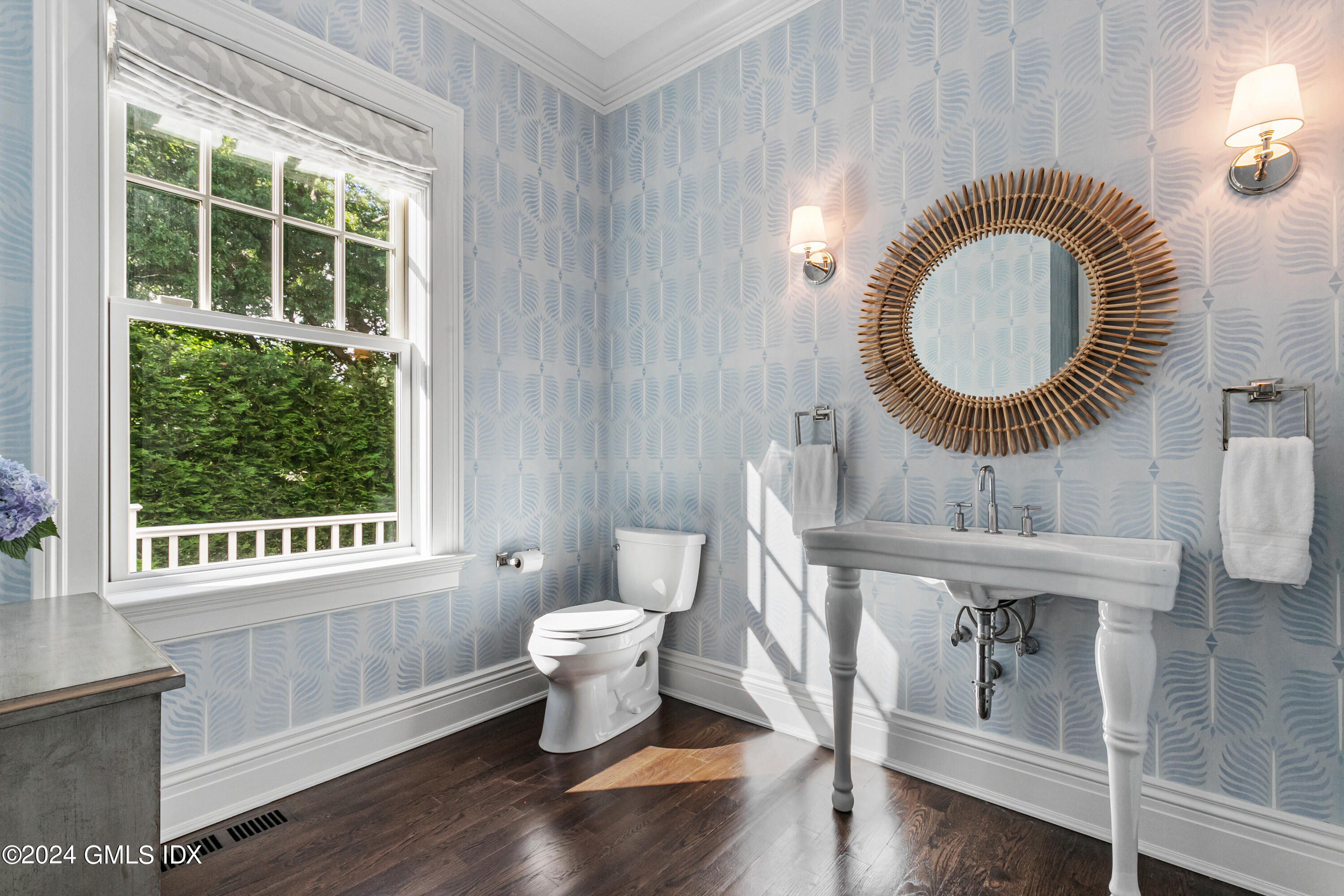 Cos Cob, Connecticut 06807, United States, 6 Bedrooms Bedrooms, ,7 BathroomsBathrooms,Residential,Pending,120282