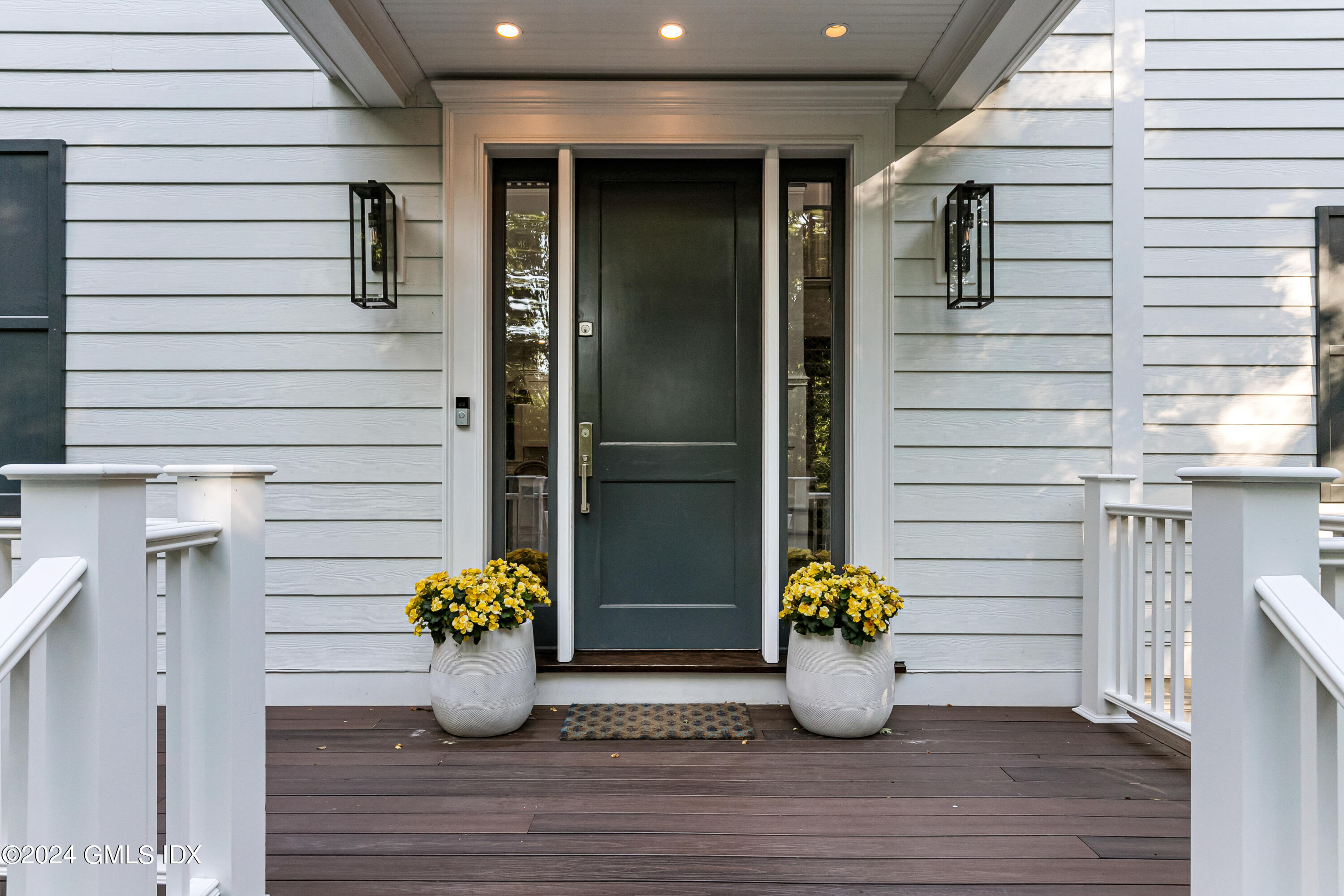 Cos Cob, Connecticut 06807, United States, 6 Bedrooms Bedrooms, ,7 BathroomsBathrooms,Residential,Pending,120282