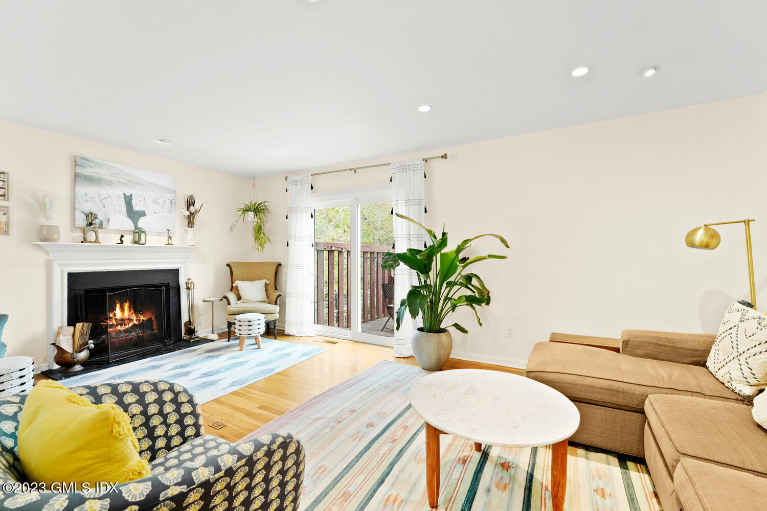37 Sheephill Road, Riverside, Connecticut - 3 Bedrooms  
3 Bathrooms - 