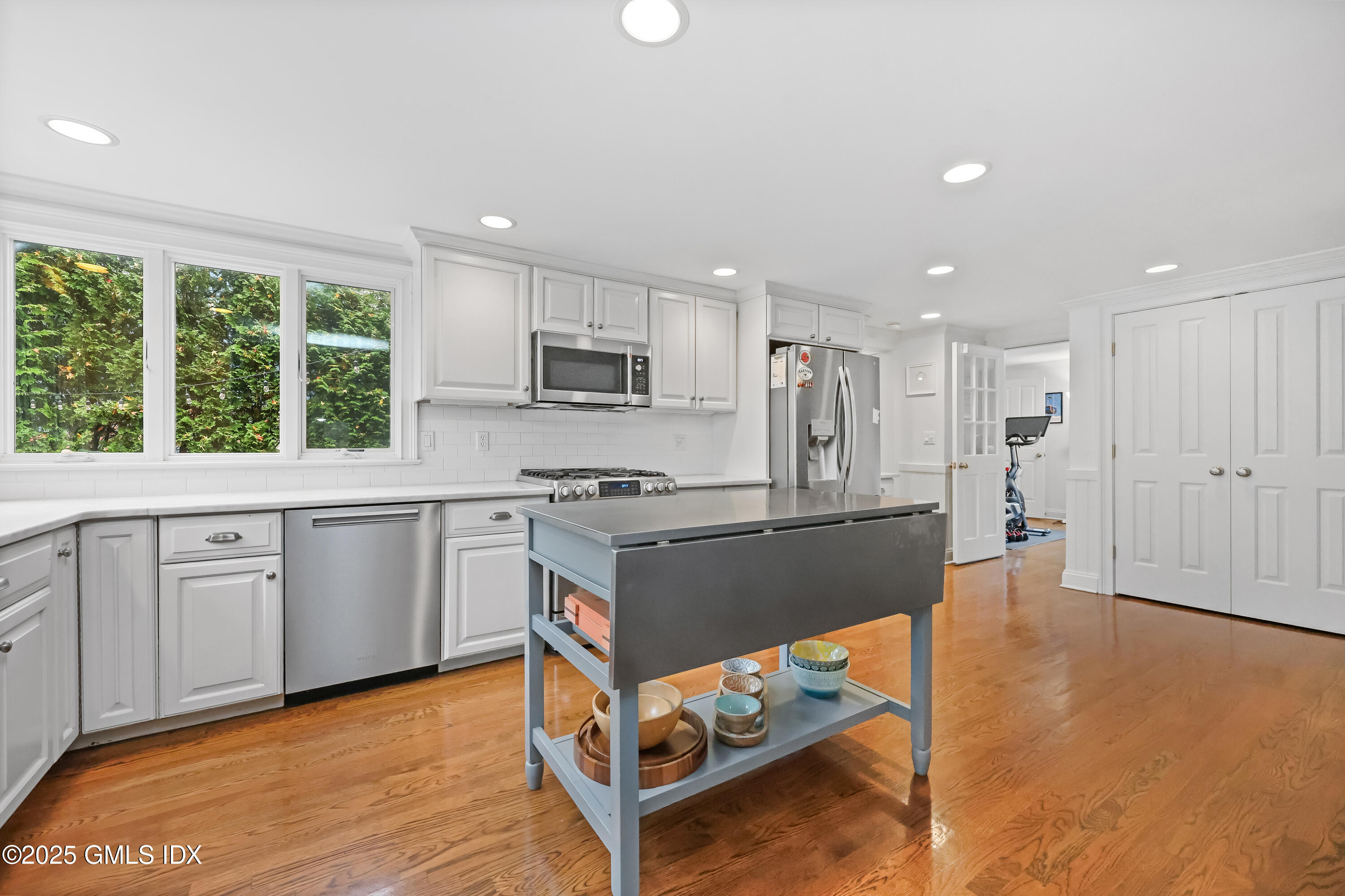 Riverside, Connecticut 06878, United States, 4 Bedrooms Bedrooms, ,3 BathroomsBathrooms,Residential,Coming Soon,249400