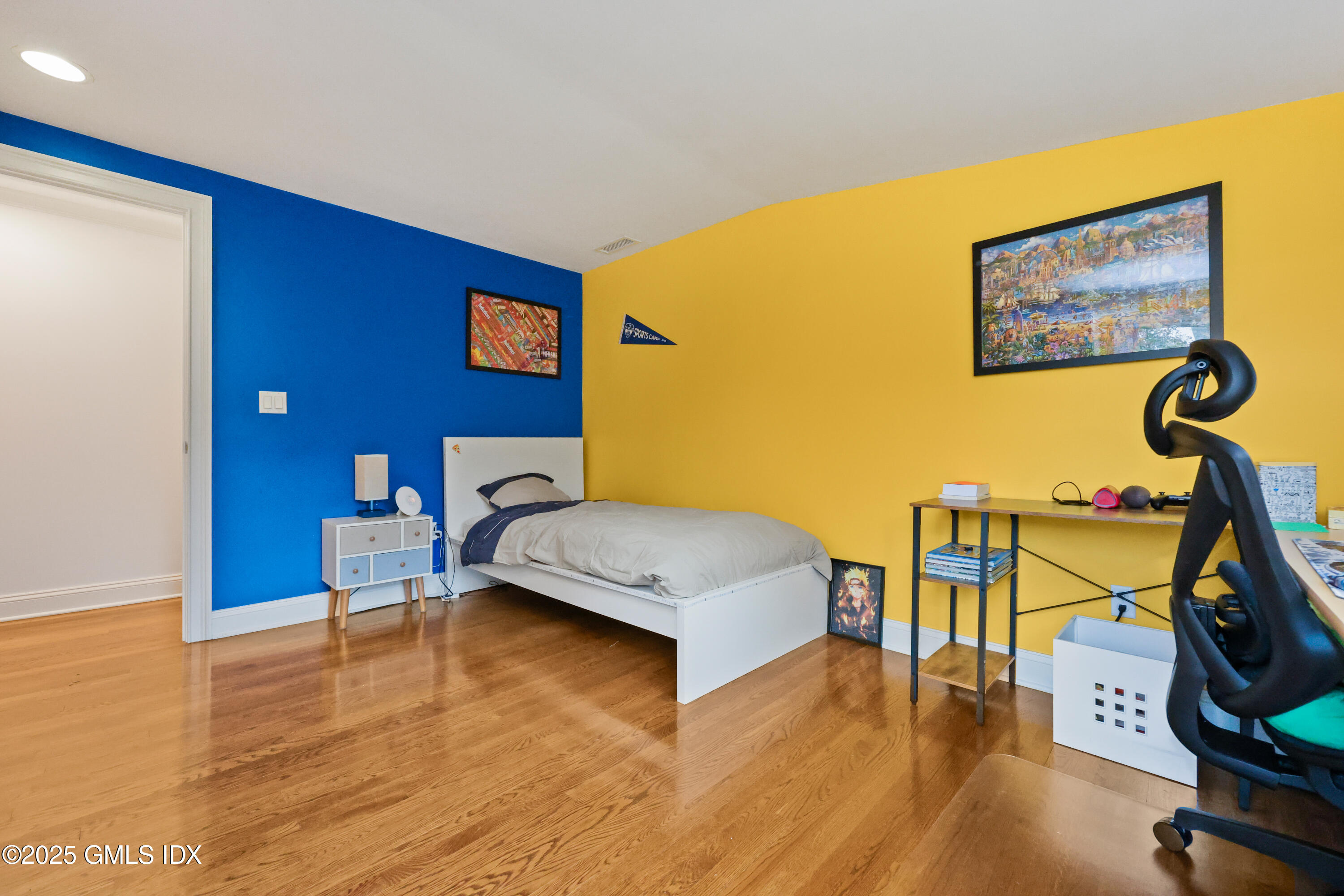 Riverside, Connecticut 06878, United States, 4 Bedrooms Bedrooms, ,3 BathroomsBathrooms,Residential,Coming Soon,249400