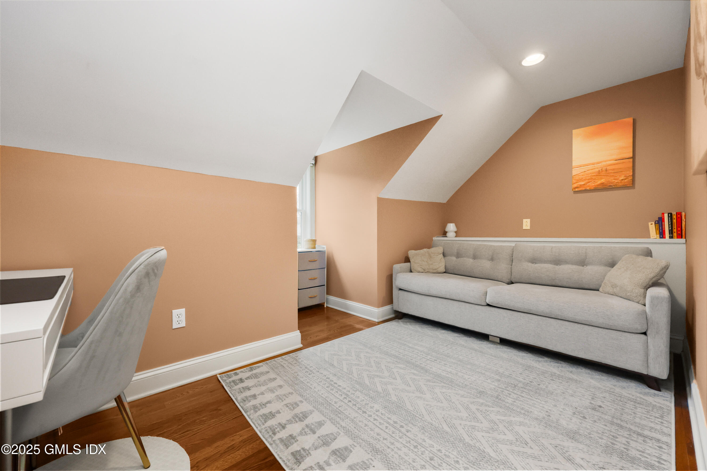 Riverside, Connecticut 06878, United States, 4 Bedrooms Bedrooms, ,3 BathroomsBathrooms,Residential,Coming Soon,249400