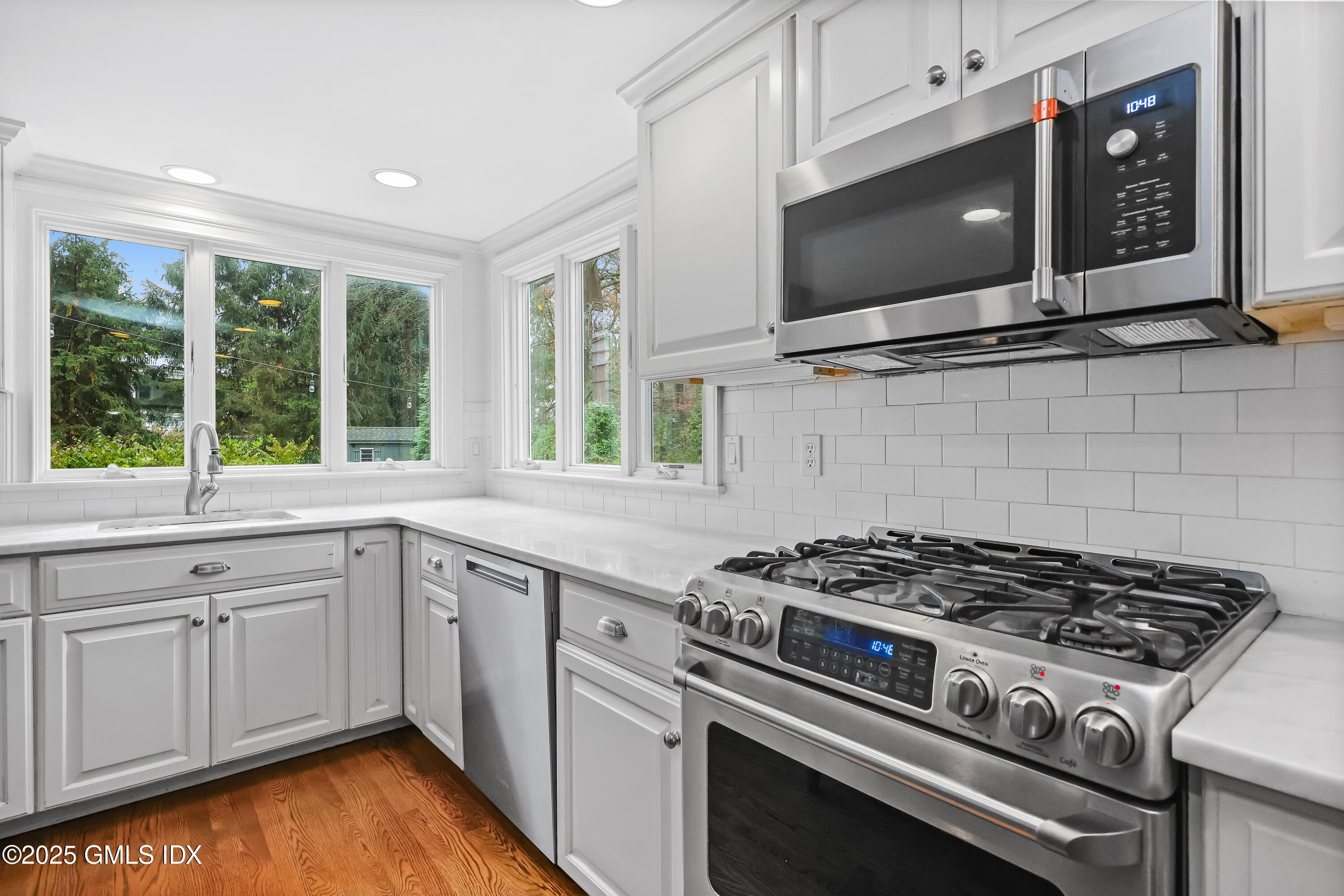 Riverside, Connecticut 06878, United States, 4 Bedrooms Bedrooms, ,3 BathroomsBathrooms,Residential,Coming Soon,249400