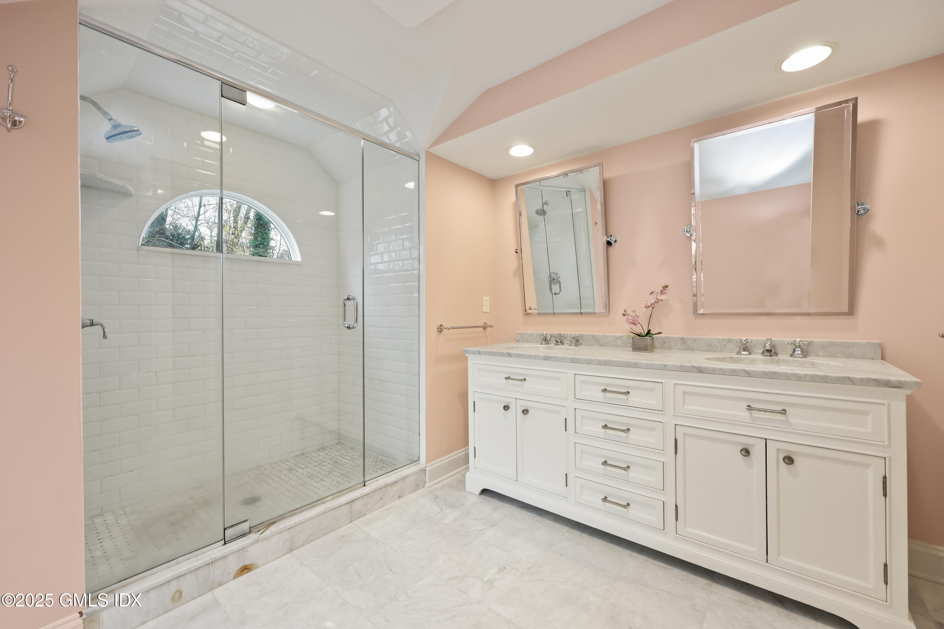 Riverside, Connecticut 06878, United States, 4 Bedrooms Bedrooms, ,3 BathroomsBathrooms,Residential,Coming Soon,249400