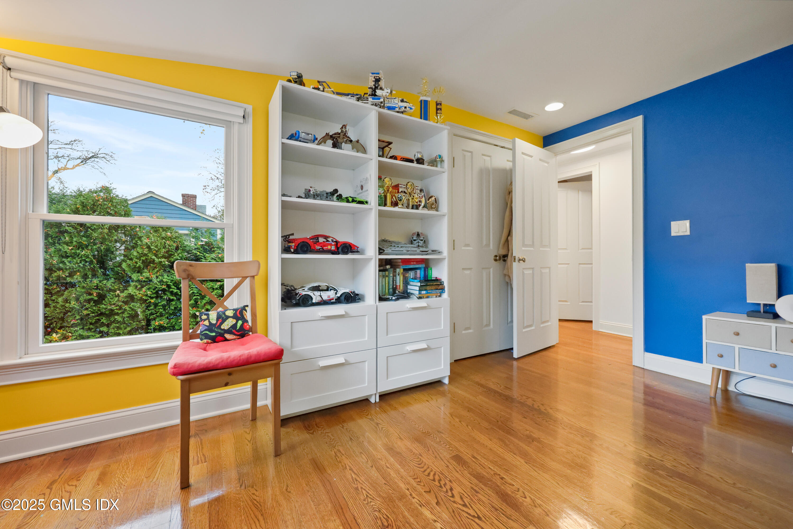 Riverside, Connecticut 06878, United States, 4 Bedrooms Bedrooms, ,3 BathroomsBathrooms,Residential,Coming Soon,249400