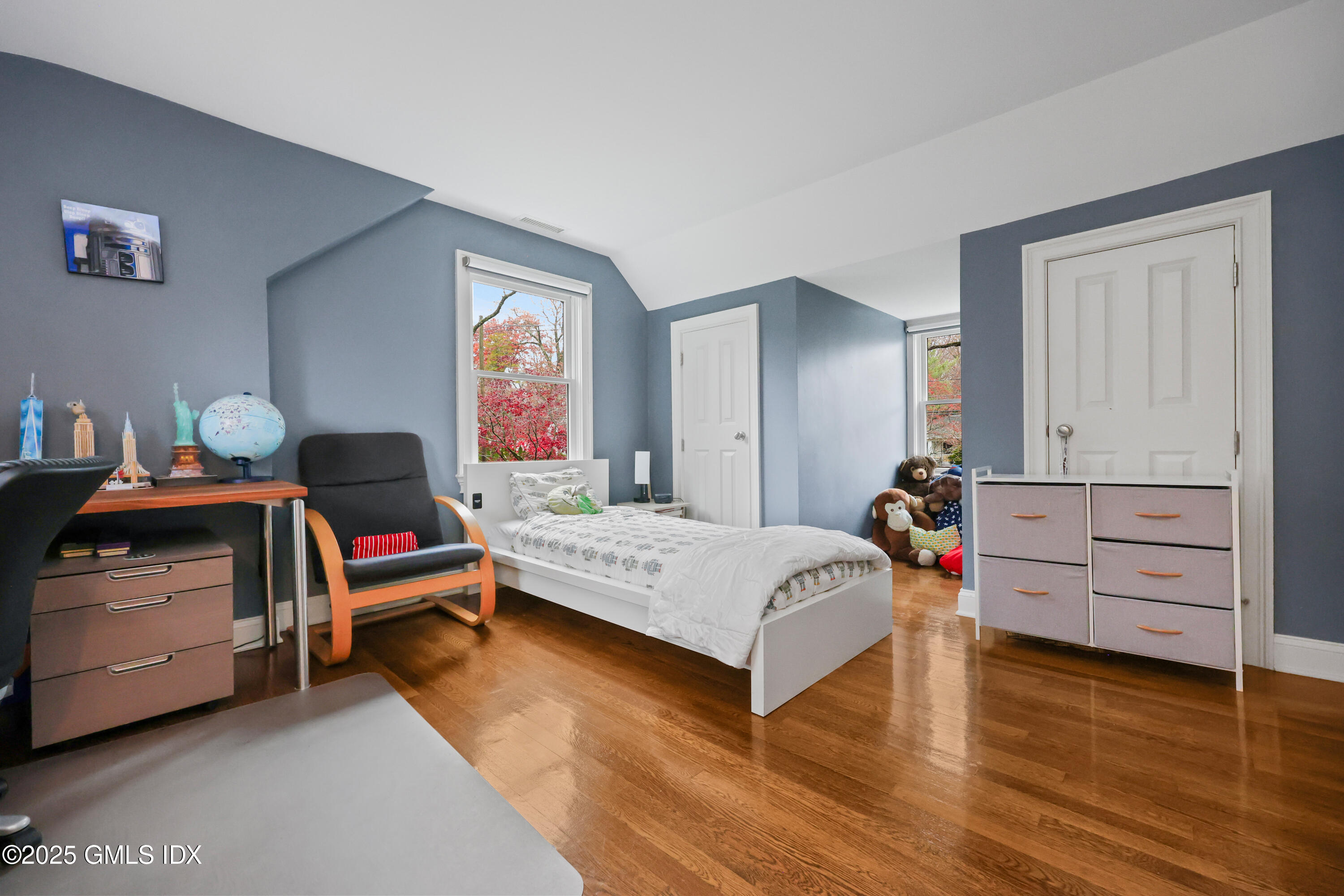 Riverside, Connecticut 06878, United States, 4 Bedrooms Bedrooms, ,3 BathroomsBathrooms,Residential,Coming Soon,249400