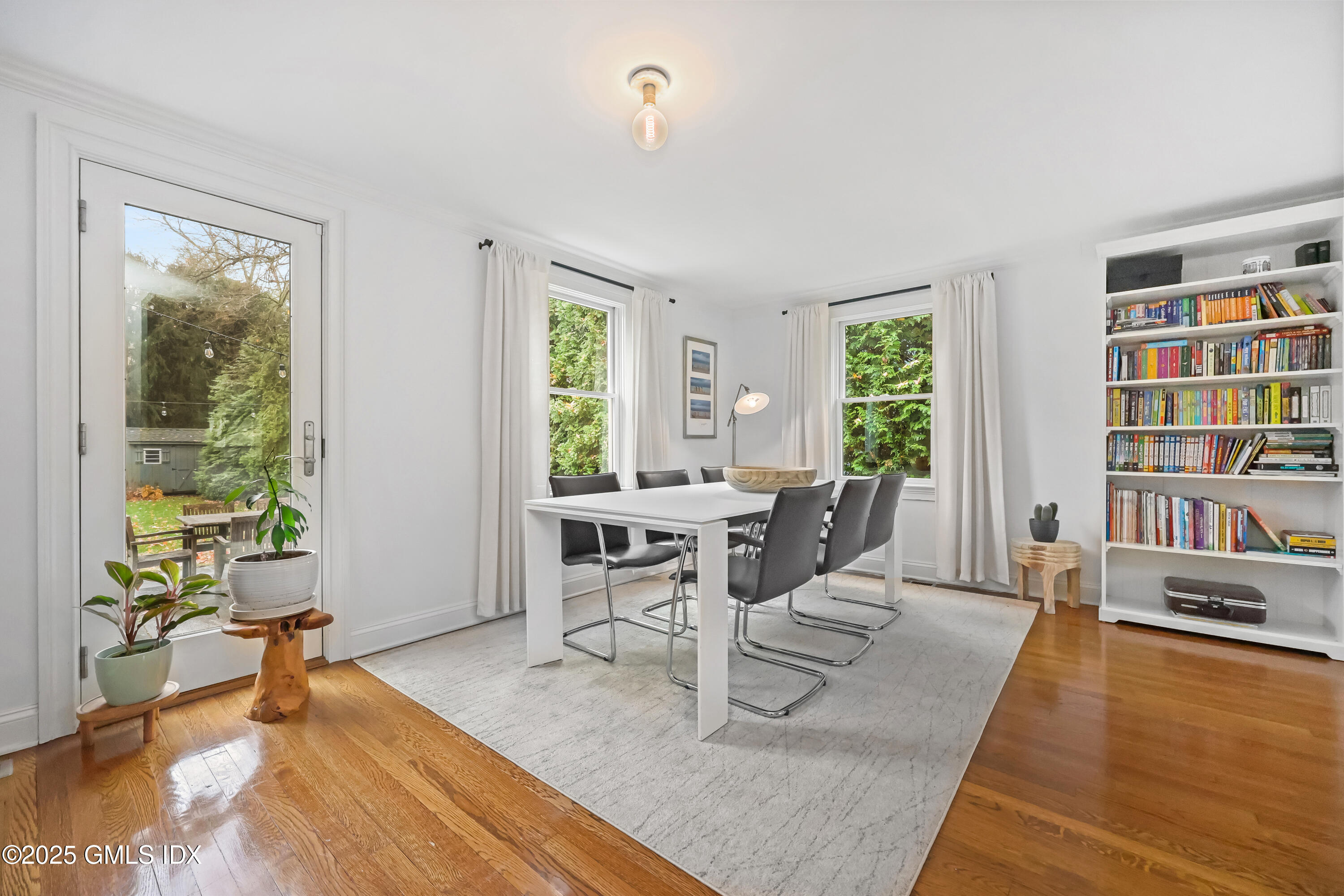 Riverside, Connecticut 06878, United States, 4 Bedrooms Bedrooms, ,3 BathroomsBathrooms,Residential,Coming Soon,249400