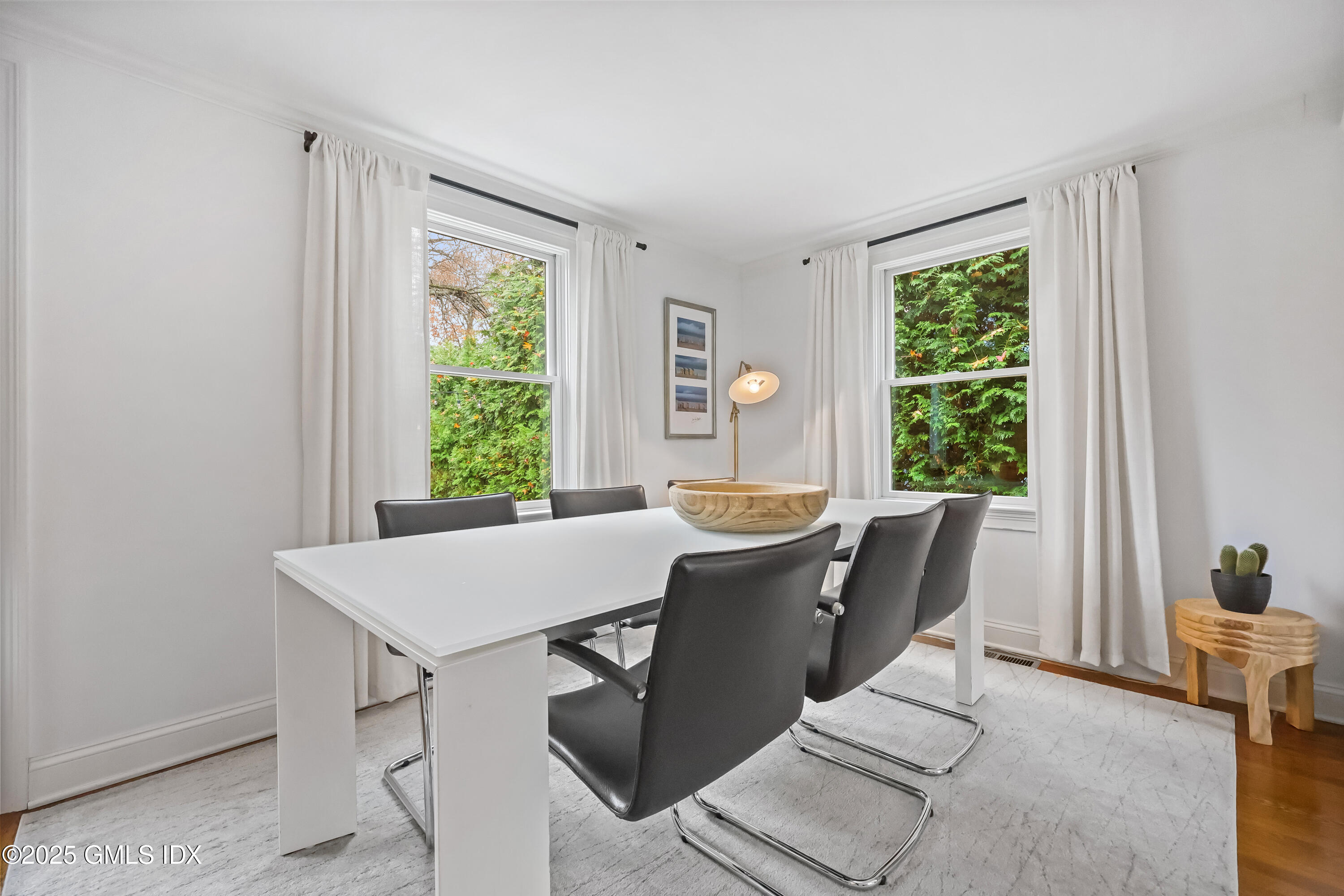 Riverside, Connecticut 06878, United States, 4 Bedrooms Bedrooms, ,3 BathroomsBathrooms,Residential,Coming Soon,249400