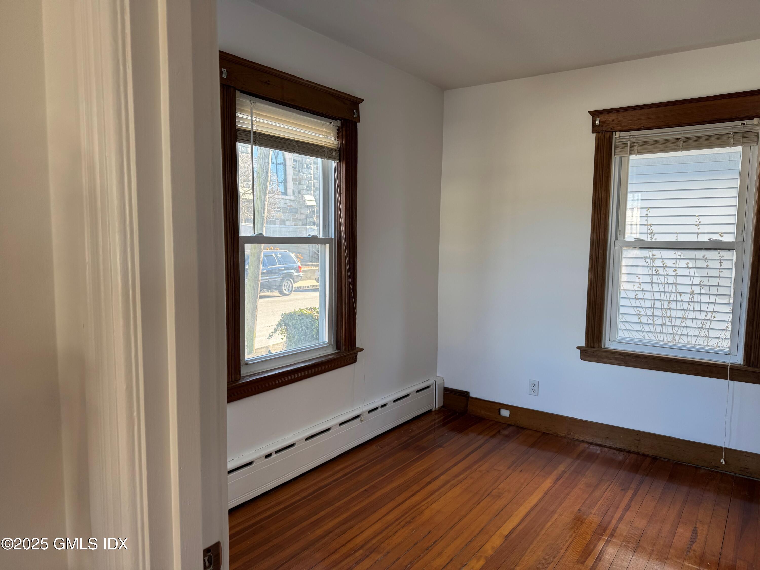 Greenwich, Connecticut 06830, United States, 4 Bedrooms Bedrooms, ,1 BathroomBathrooms,Residential,Active,20672