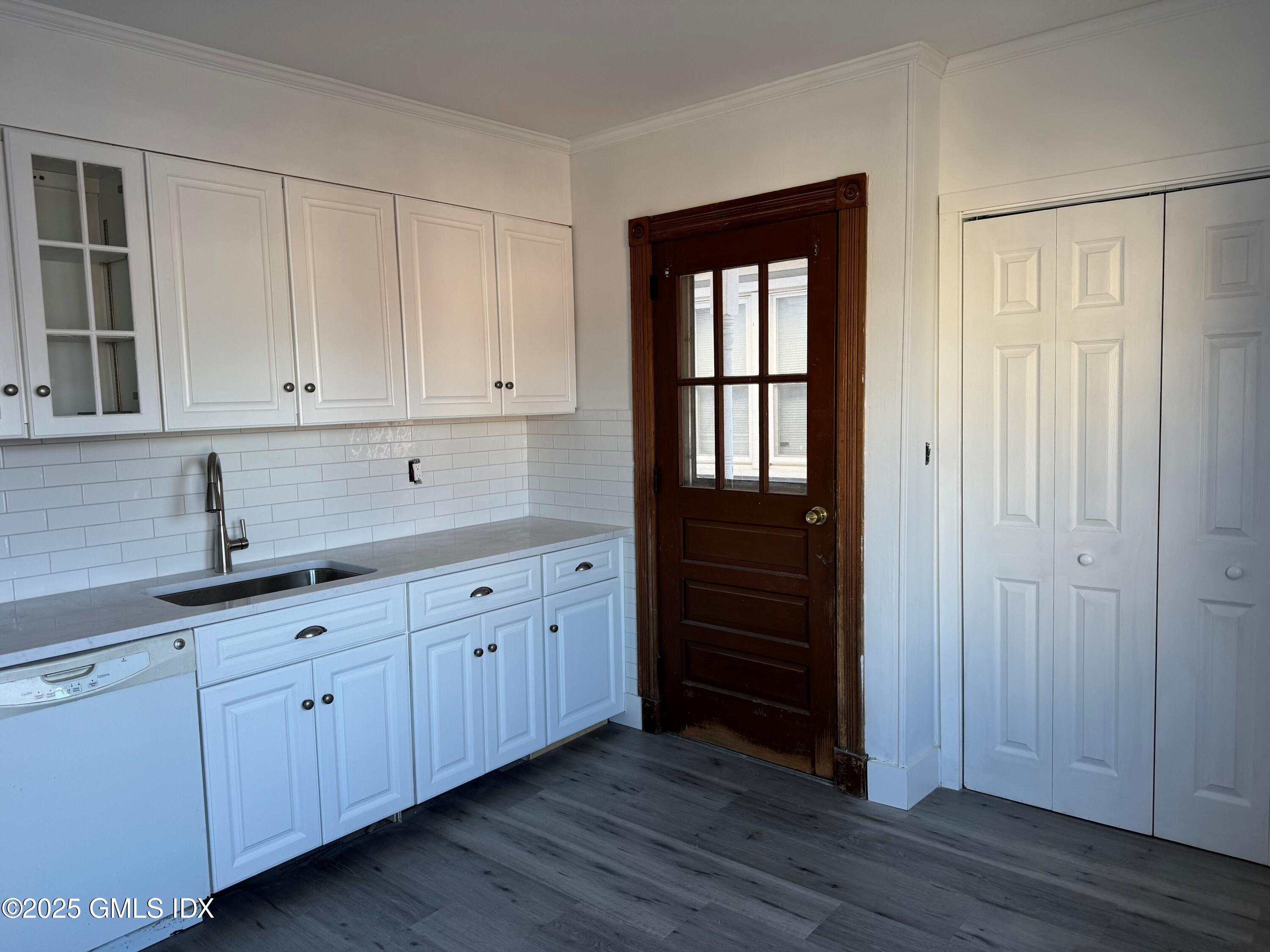 Greenwich, Connecticut 06830, United States, 4 Bedrooms Bedrooms, ,1 BathroomBathrooms,Residential,Active,20672