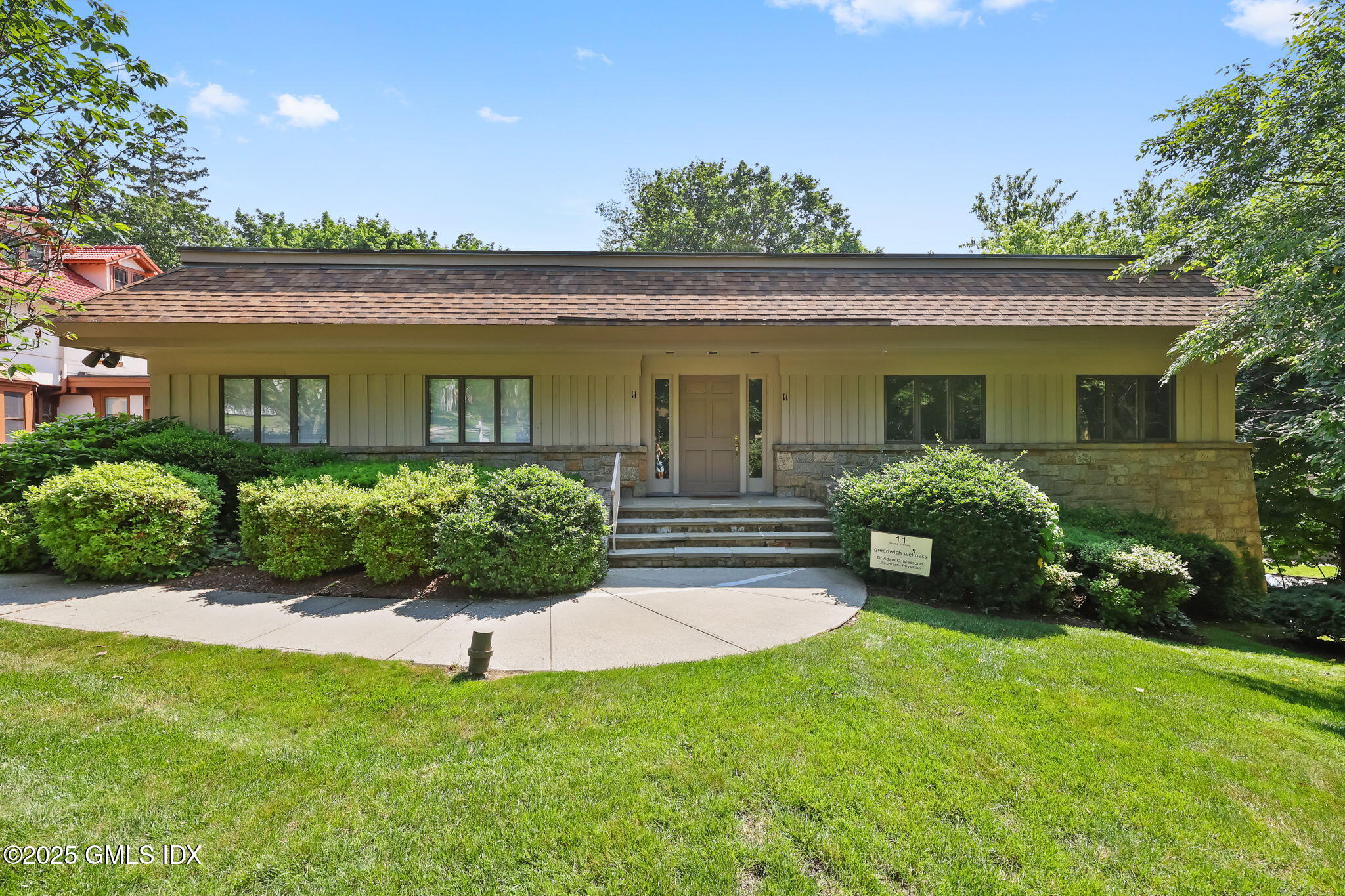 Rental Property at 11 Maple Avenue, Greenwich, Connecticut - Bedrooms: 2 
Bathrooms: 1  - $3,100 MO.