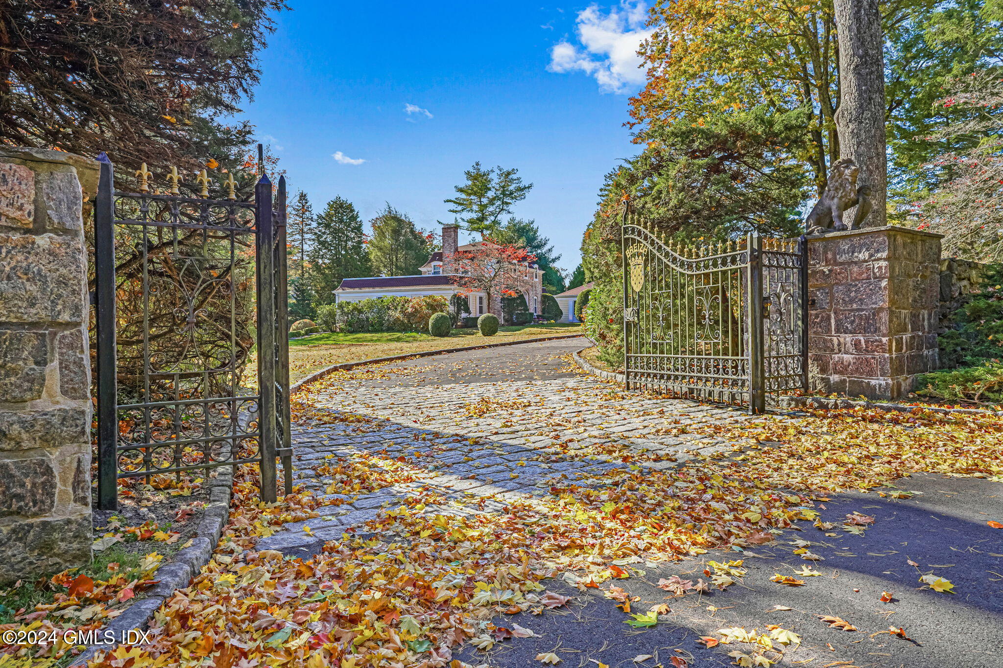 Property for Sale at 477 Lake Avenue, Greenwich, Connecticut - Bedrooms: 5 
Bathrooms: 4.5  - $5,595,000