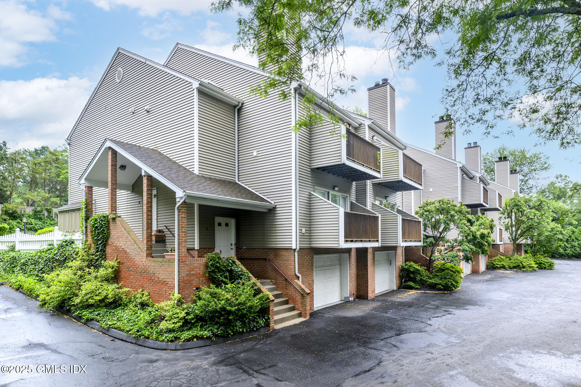 Old Greenwich, Connecticut 06870, United States, 2 Bedrooms Bedrooms, ,2 BathroomsBathrooms,Residential,Active,188408