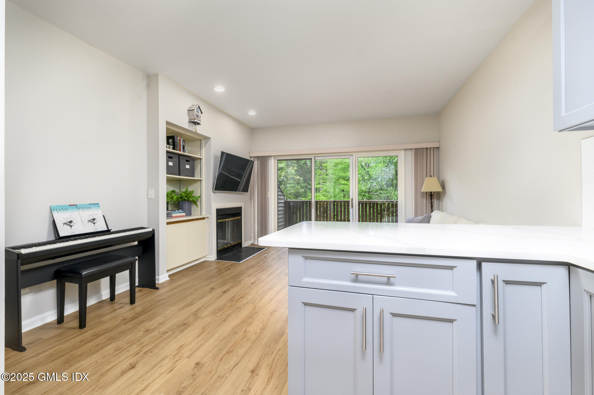 Old Greenwich, Connecticut 06870, United States, 2 Bedrooms Bedrooms, ,2 BathroomsBathrooms,Residential,Active,188408