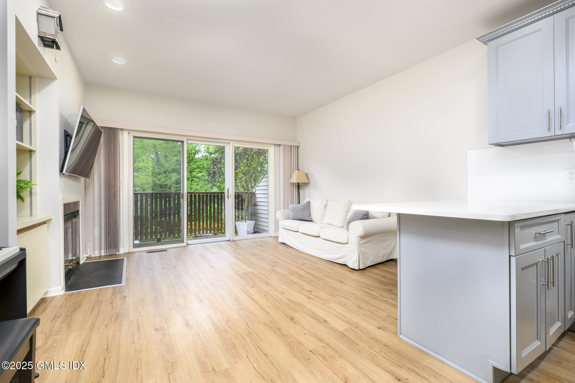 Old Greenwich, Connecticut 06870, United States, 2 Bedrooms Bedrooms, ,2 BathroomsBathrooms,Residential,Active,188408