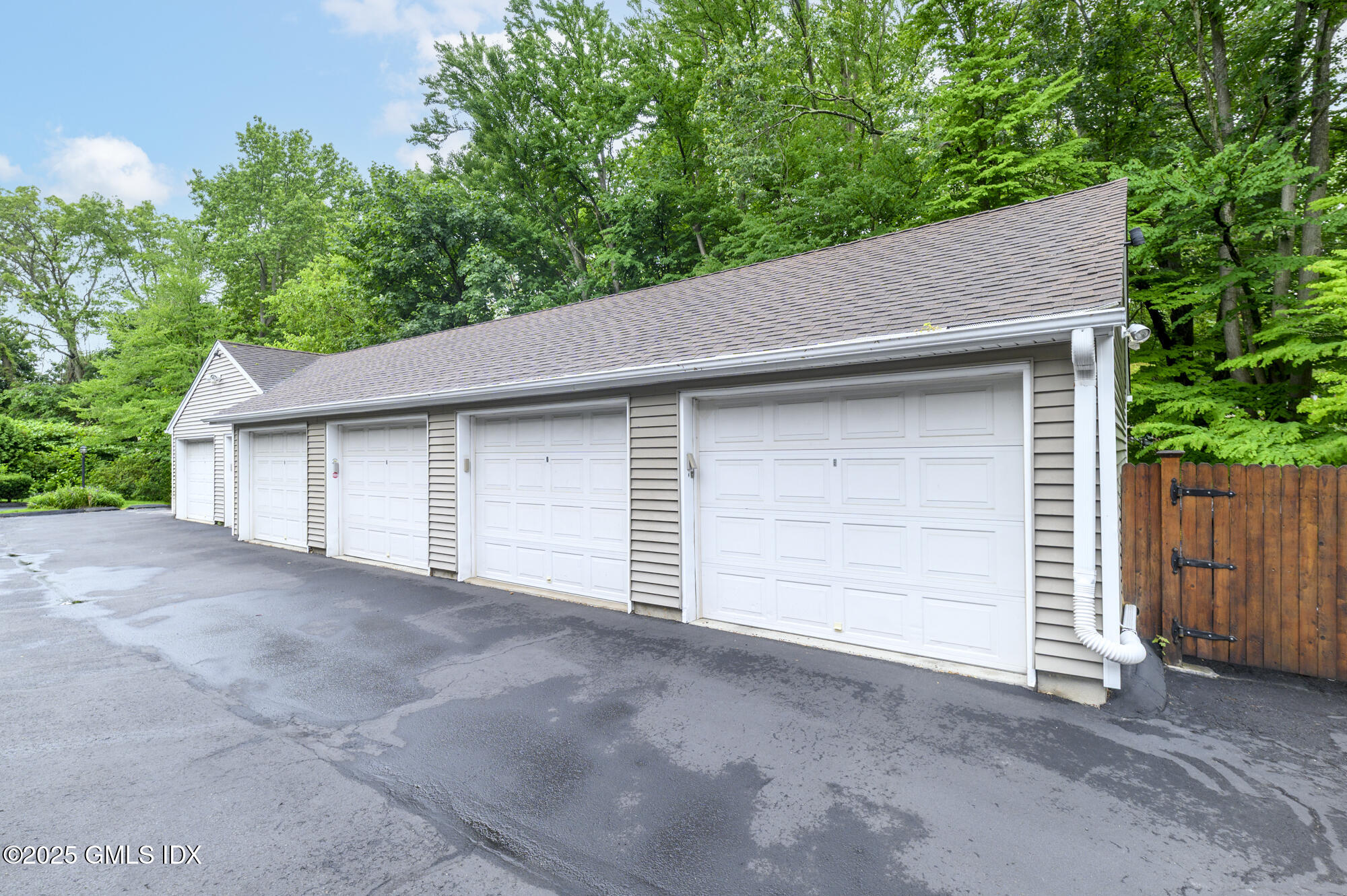 Old Greenwich, Connecticut 06870, United States, 2 Bedrooms Bedrooms, ,2 BathroomsBathrooms,Residential,Active,188408