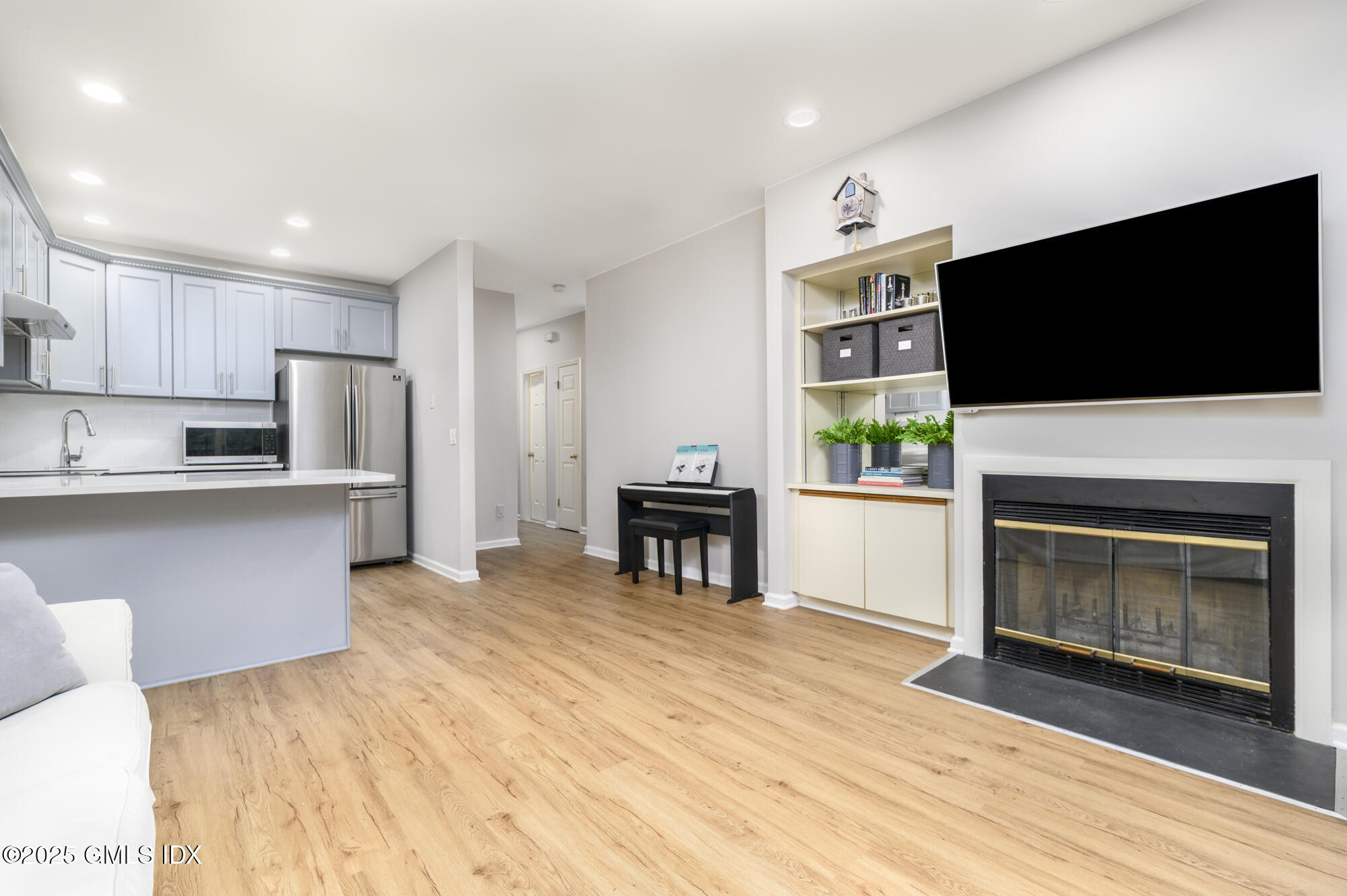 Old Greenwich, Connecticut 06870, United States, 2 Bedrooms Bedrooms, ,2 BathroomsBathrooms,Residential,Active,188408