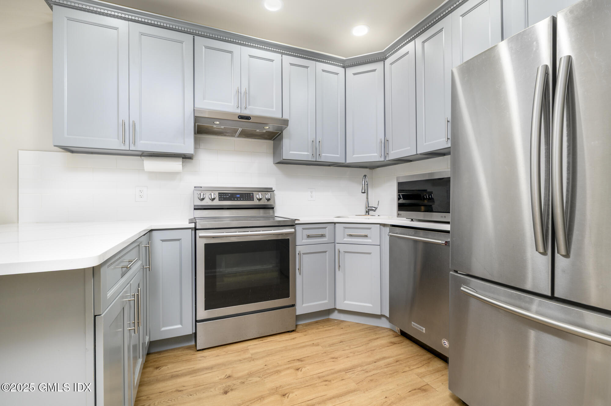 Old Greenwich, Connecticut 06870, United States, 2 Bedrooms Bedrooms, ,2 BathroomsBathrooms,Residential,Active,188408