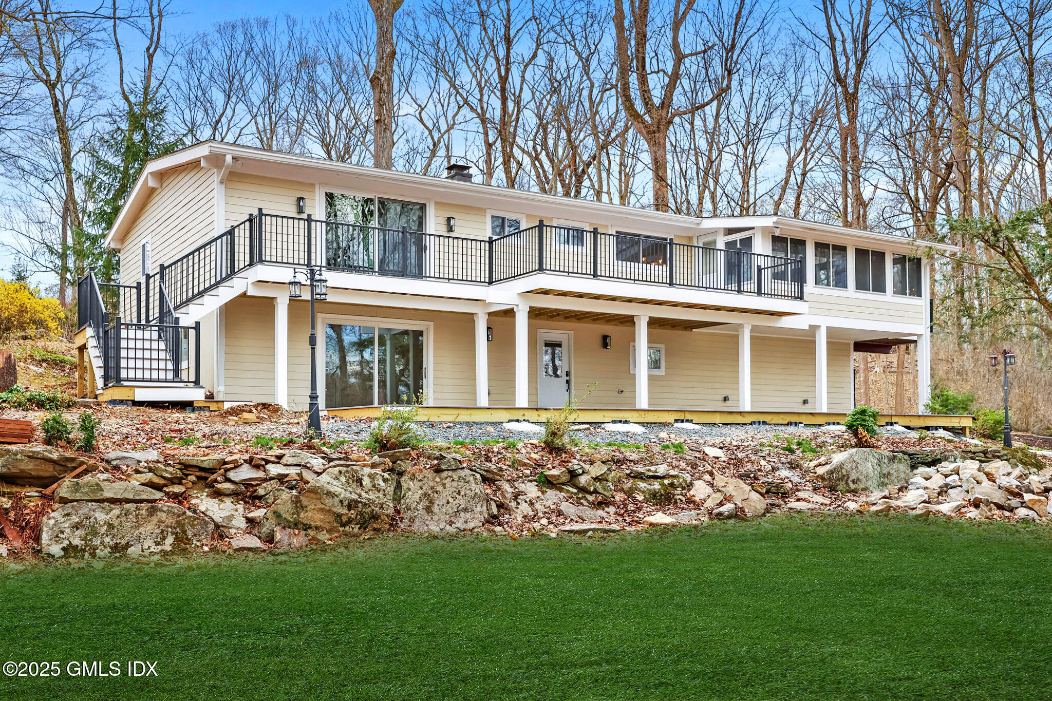 17 Nutmeg Drive, Greenwich, Connecticut - 5 Bedrooms  
3 Bathrooms - 